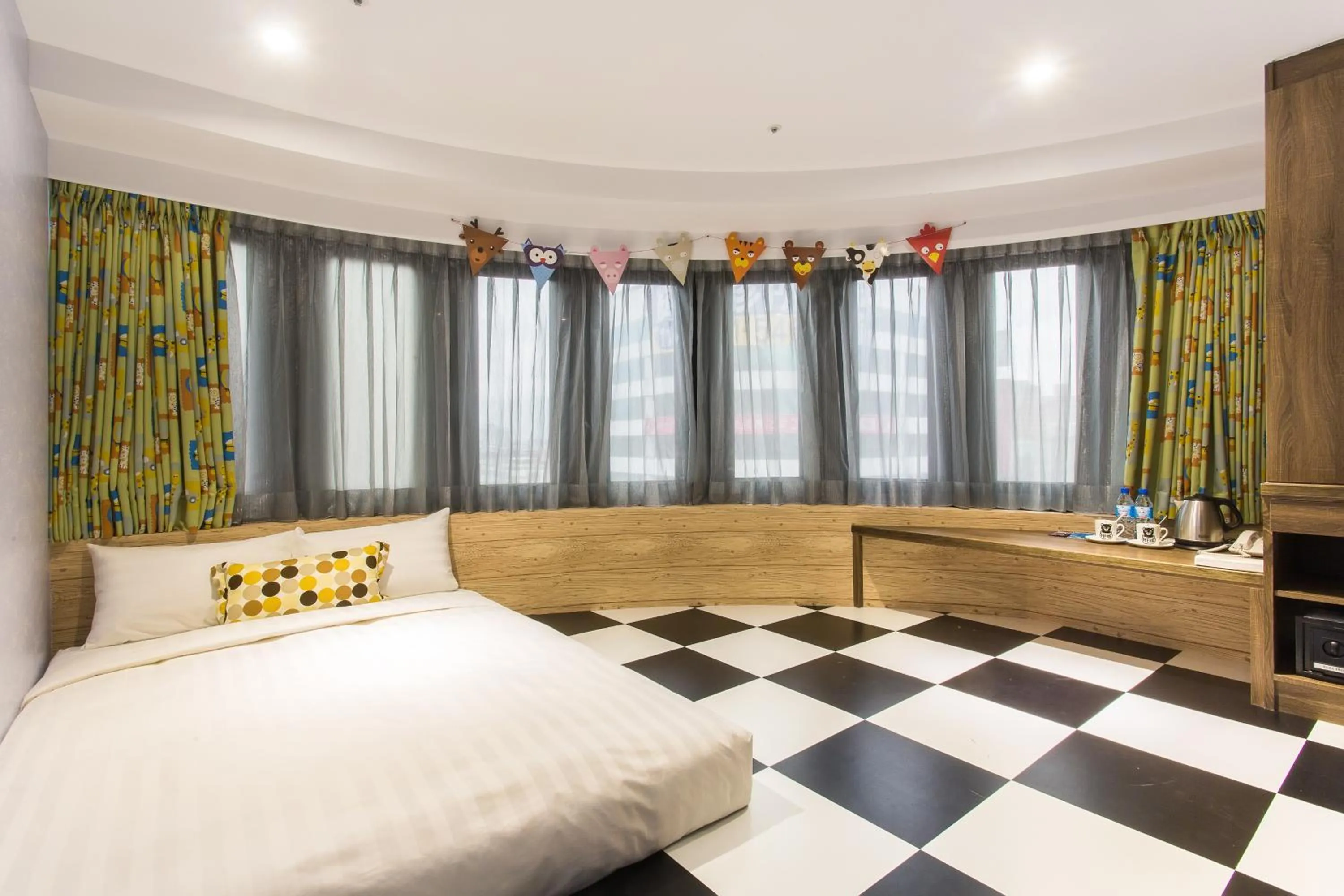 Bed in RF Hotel - Sanchong