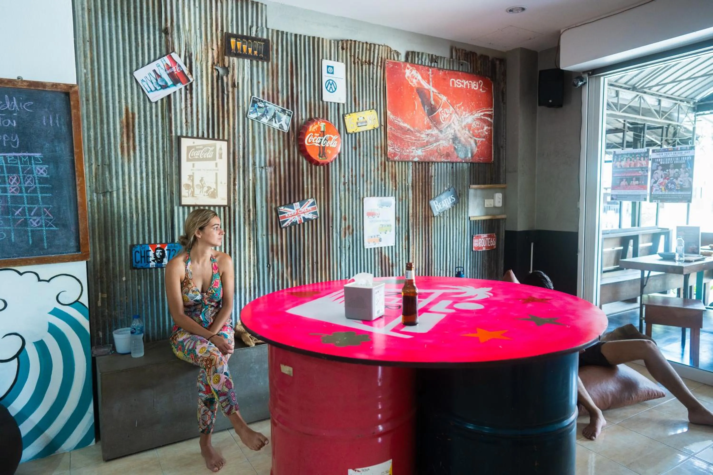 Seating area in Amazing Backpackers Hostel AoNang