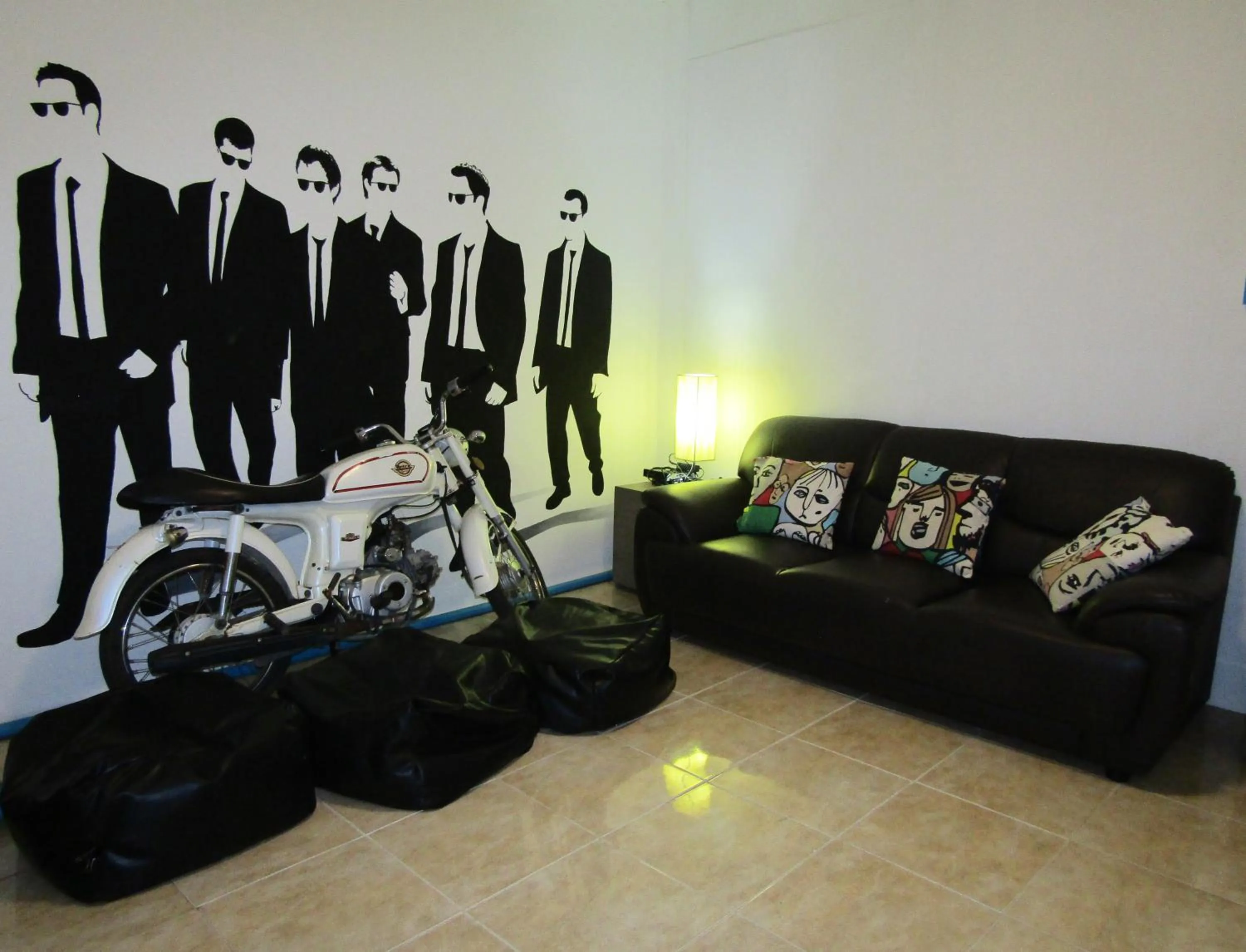 Seating area in Amazing Backpackers Hostel AoNang
