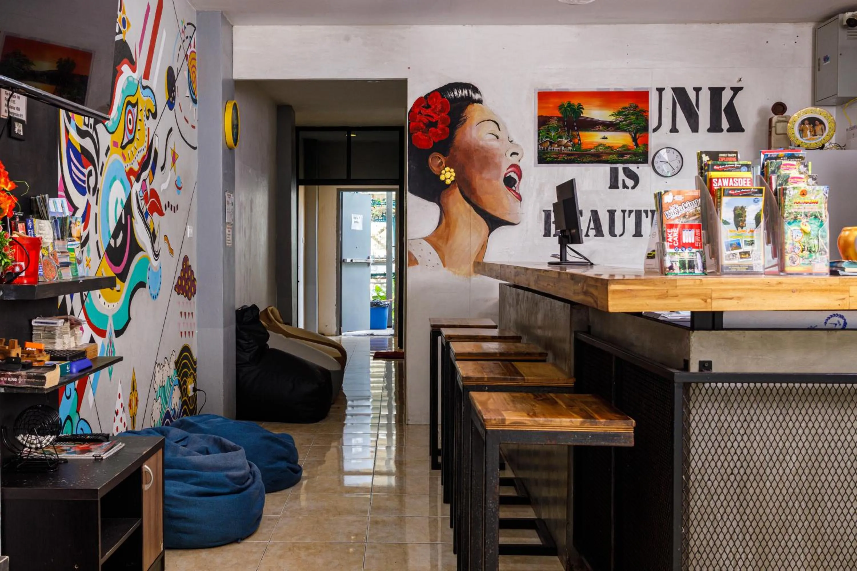 Property building in Amazing Backpackers Hostel AoNang