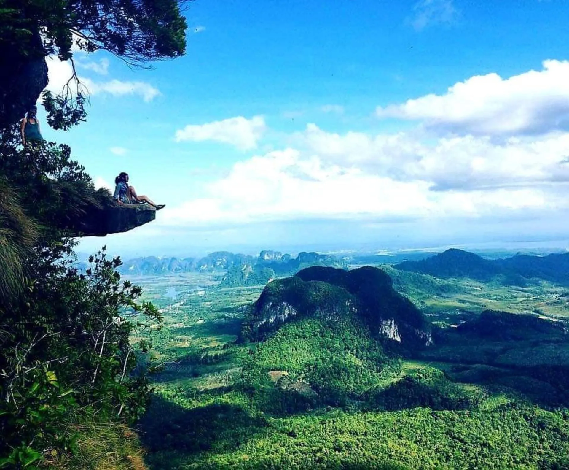 Mountain view in Amazing Backpackers Hostel AoNang