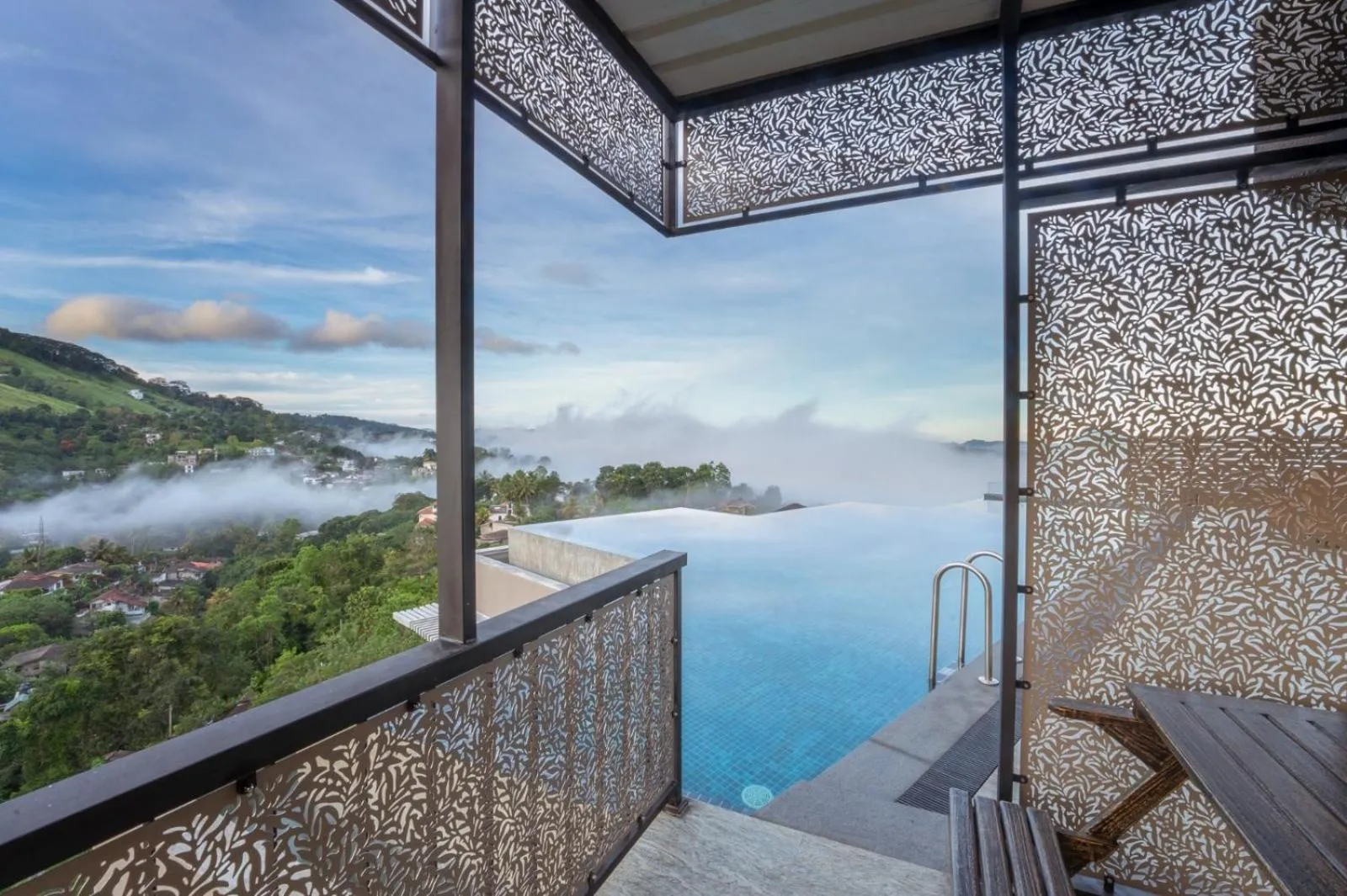 Natural landscape in Skyloft Kandy by Aaradhya