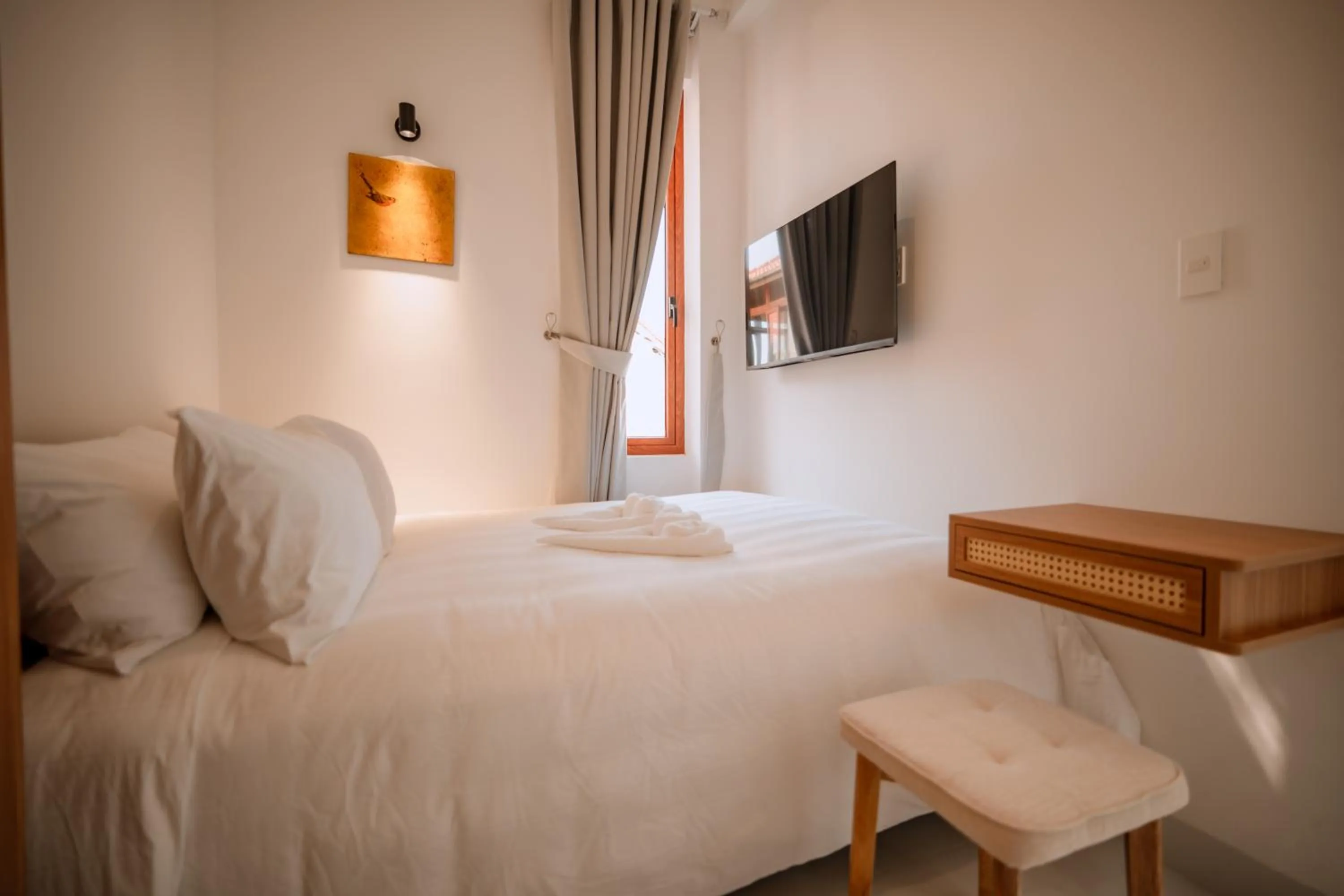 Bedroom, Bed in Hue River Side Villa