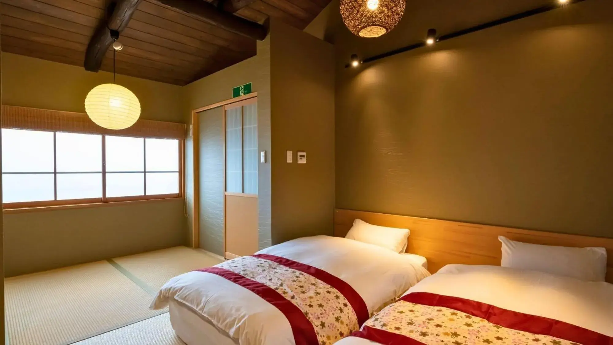 Bed in 京一軒町家 さと居 香雪 SATOI KOSETSU Shichijo-Mibu Bed in 京一軒町家 さと居 香雪 SATOI KOSETSU Shichijo-Mibu