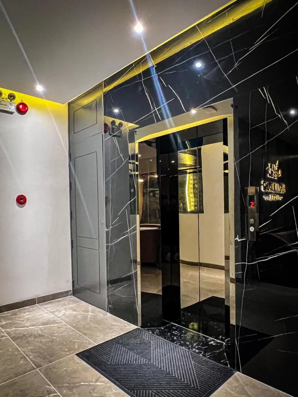 elevator, Bathroom in Hai Long Hotel