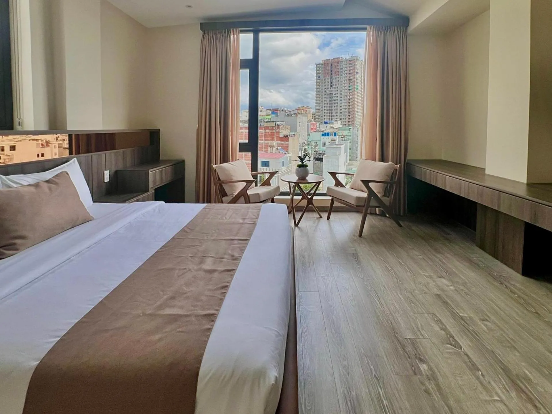 Bedroom, Bed in Hai Long Hotel