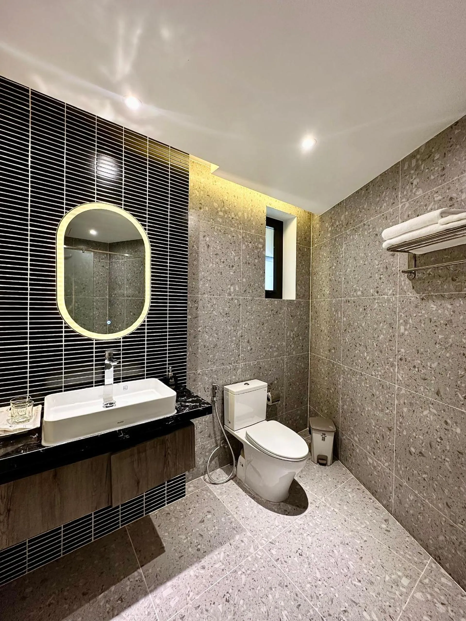 Shower in Hai Long Hotel