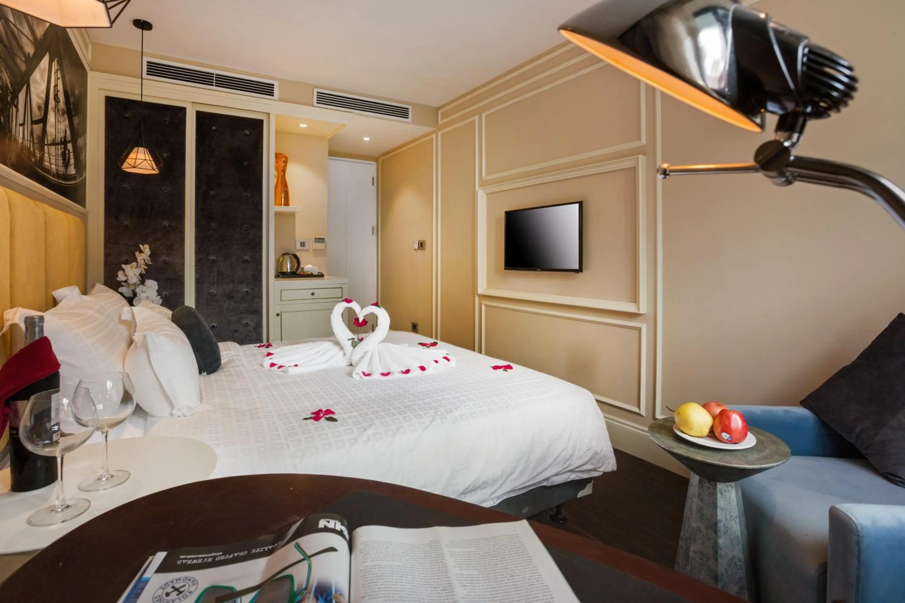 Bedroom, Bed in Hanoi La Storia Hotel