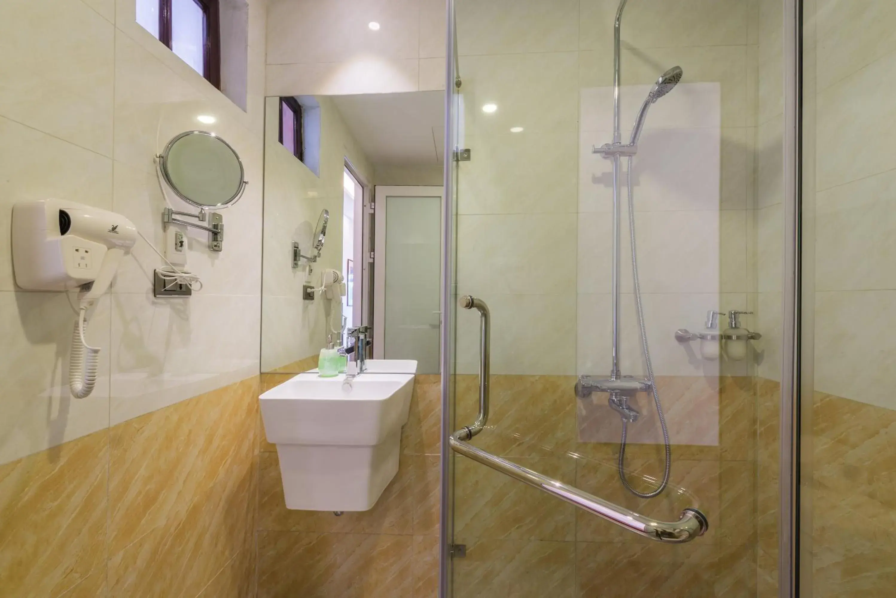 Bathroom in Splendid Hotel & Spa Bathroom in Splendid Hotel & Spa