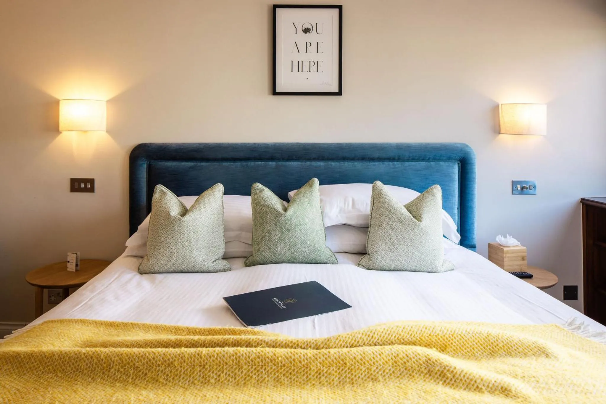 Sea view, Bed in The Moorings Hotel & Restaurant