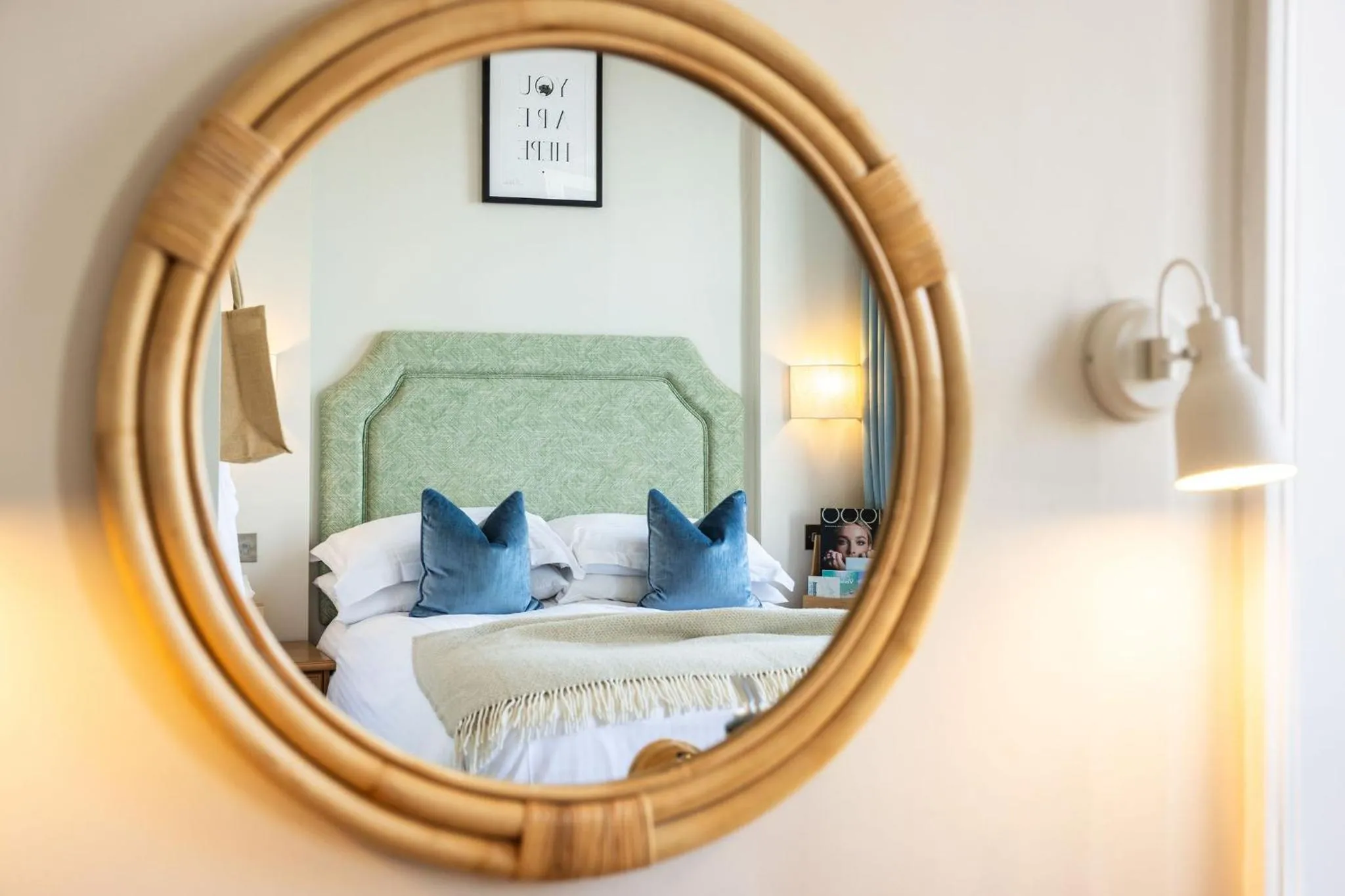 Balcony/Terrace, Bed in The Moorings Hotel & Restaurant