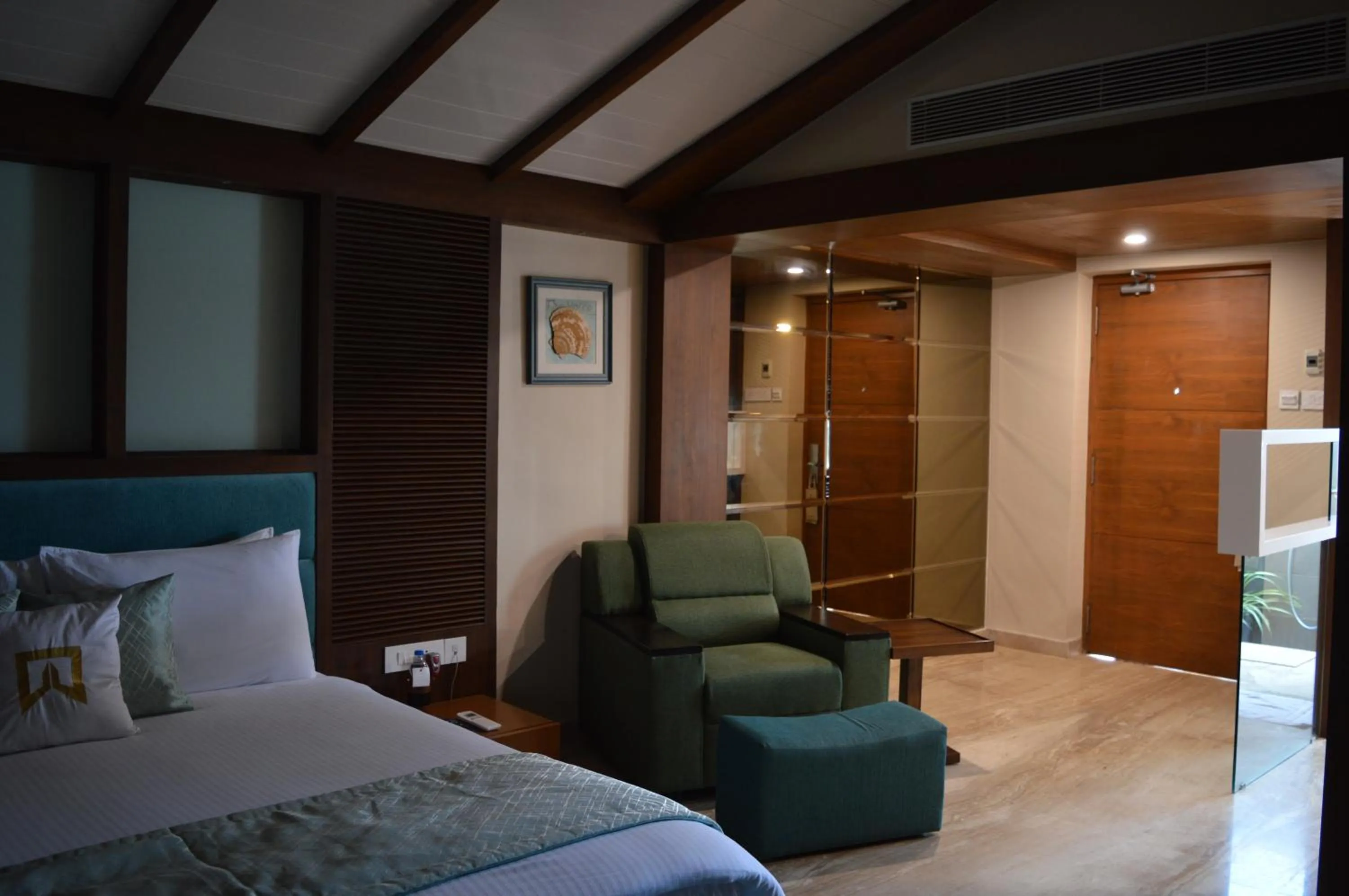 On site, Bed in Welcomhotel by ITC Hotels, Kences Palm Beach, Mamallapuram