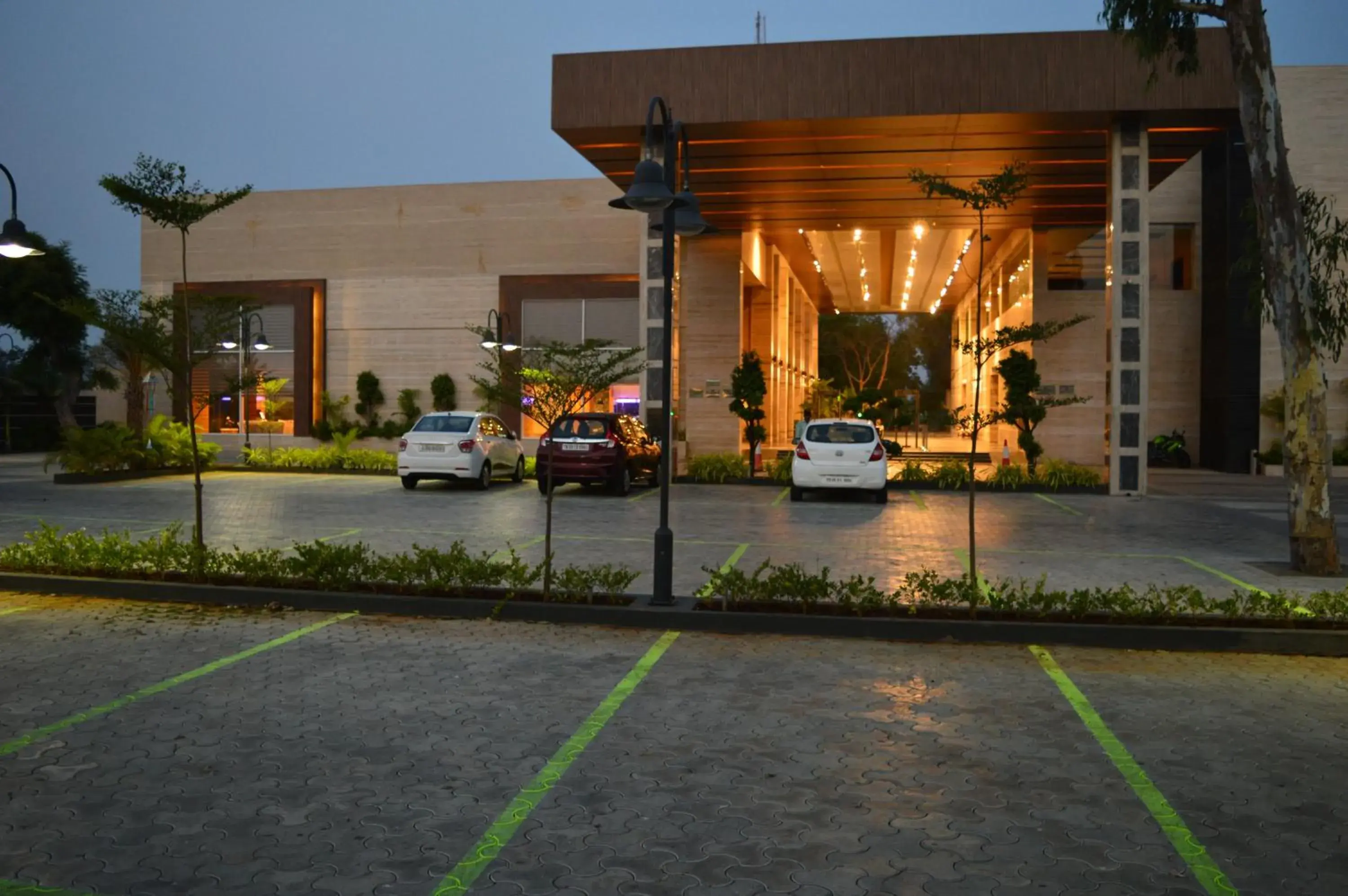 Facade/entrance in Welcomhotel by ITC Hotels, Kences Palm Beach, Mamallapuram Facade/entrance in Welcomhotel by ITC Hotels, Kences Palm Beach, Mamallapuram