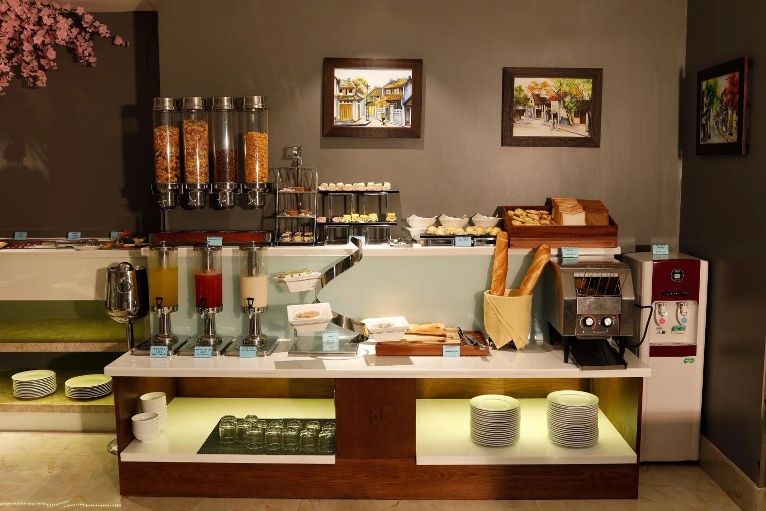 Restaurant/places to eat in Roseland Centa Hotel & Spa