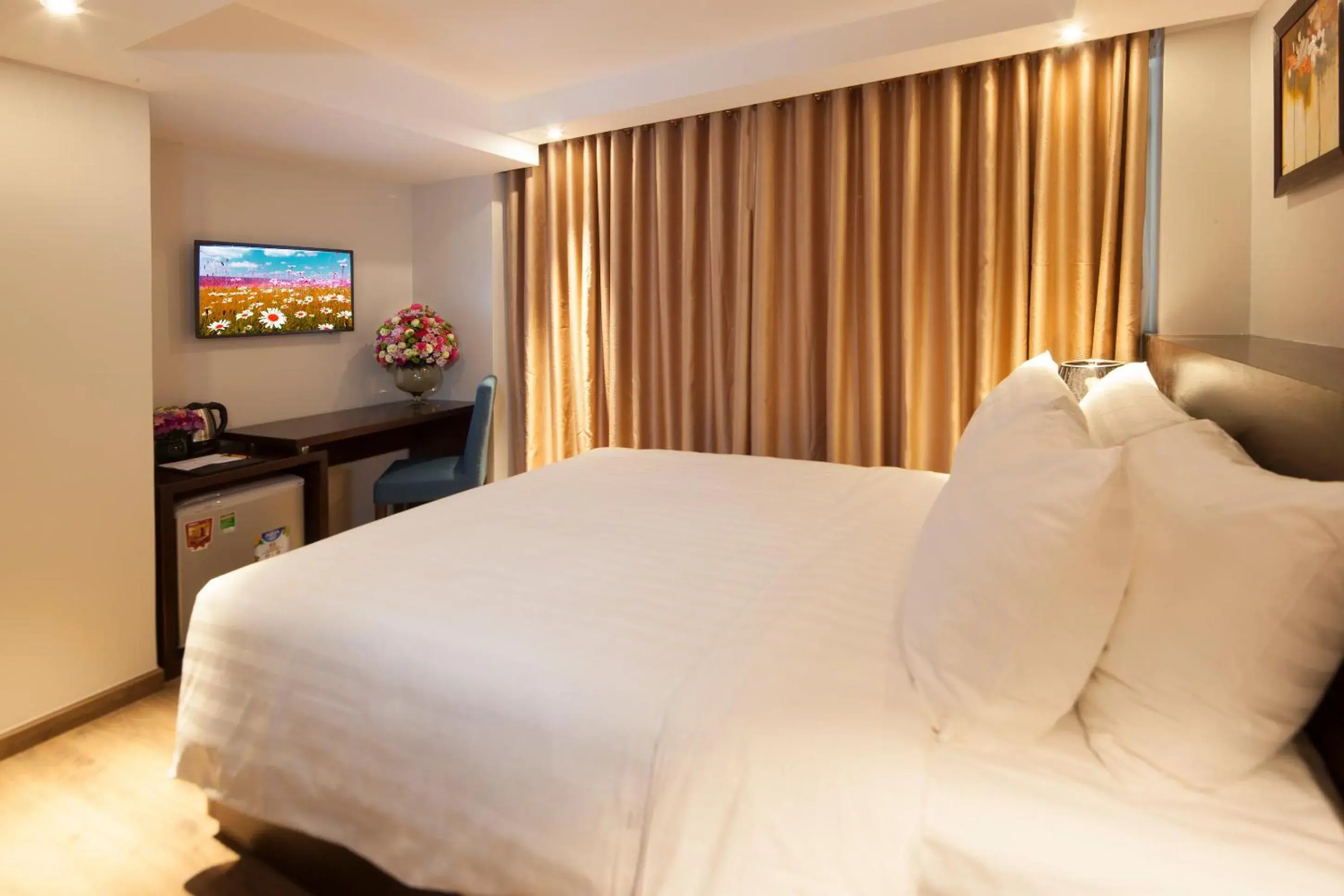 Communal lounge/ TV room, Bed in Roseland Centa Hotel & Spa Communal lounge/ TV room, Bed in Roseland Centa Hotel & Spa