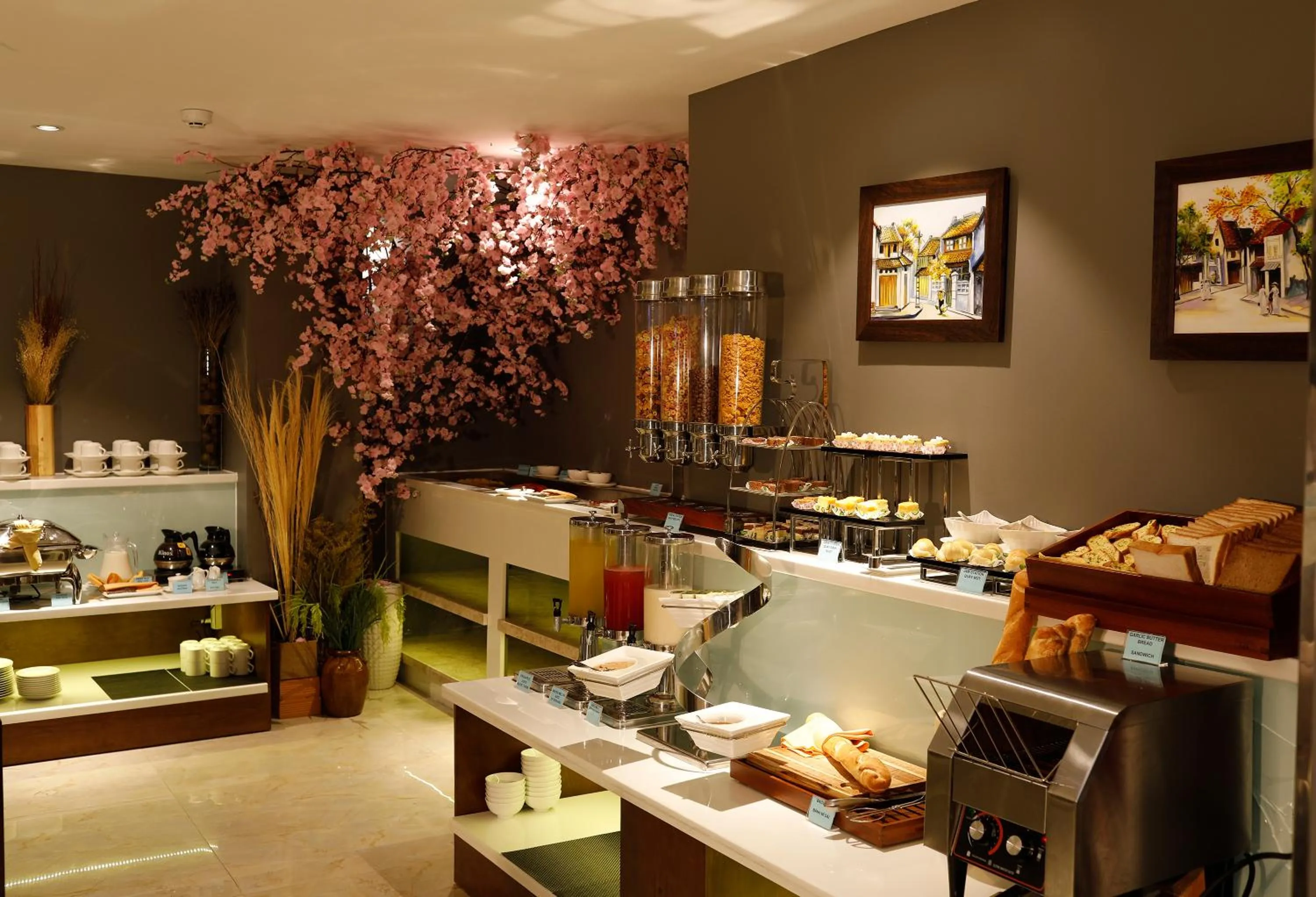 Restaurant/places to eat in Roseland Centa Hotel & Spa