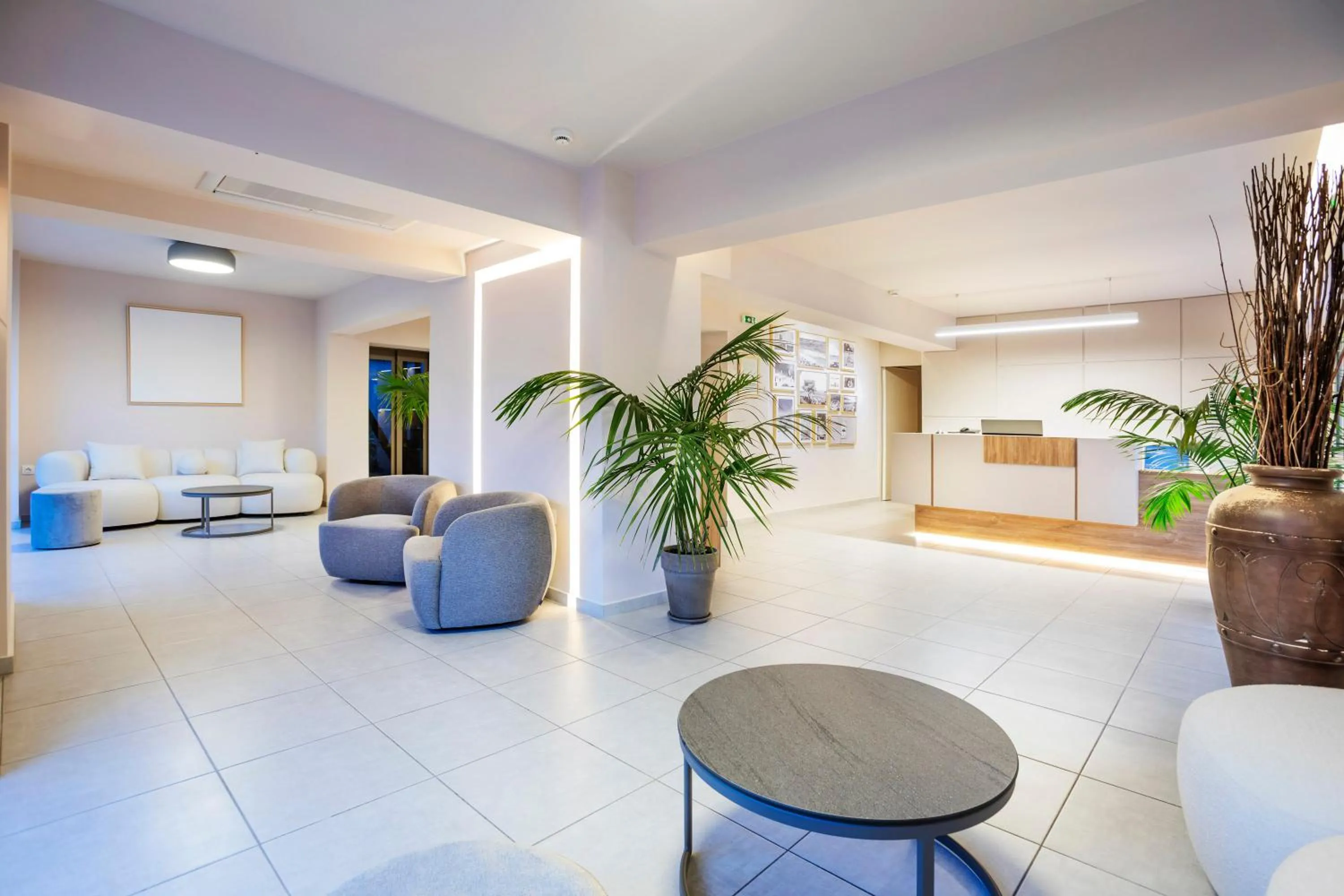 Communal lounge/ TV room in Hotel Vozina