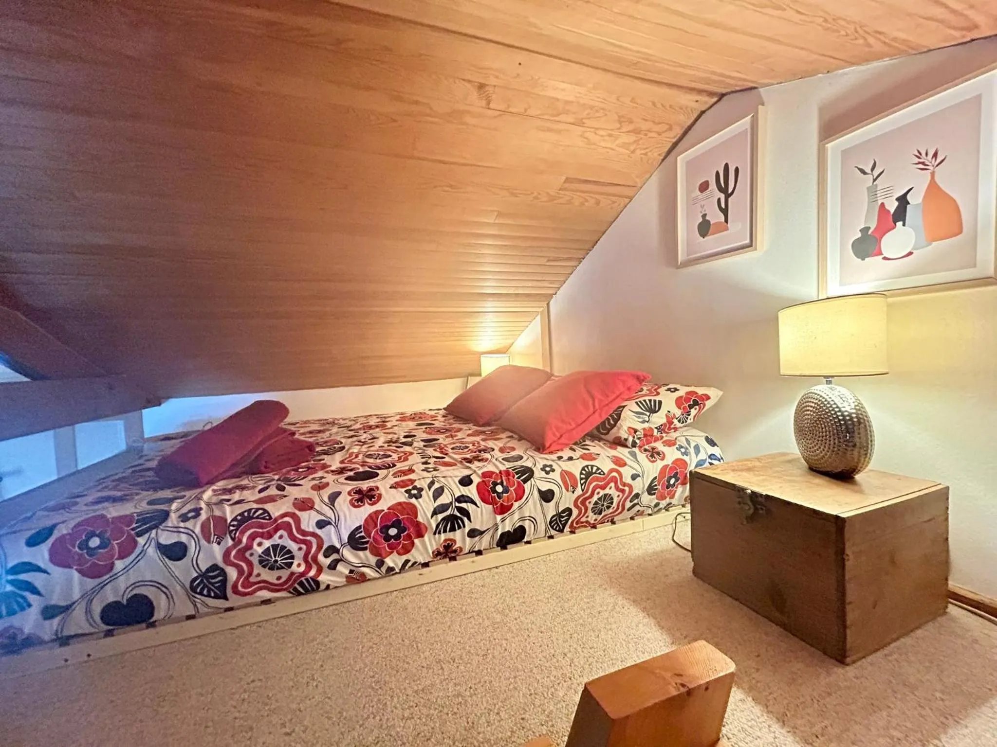 Bedroom, Bed in Le chalet bucolique au bord de l'eau