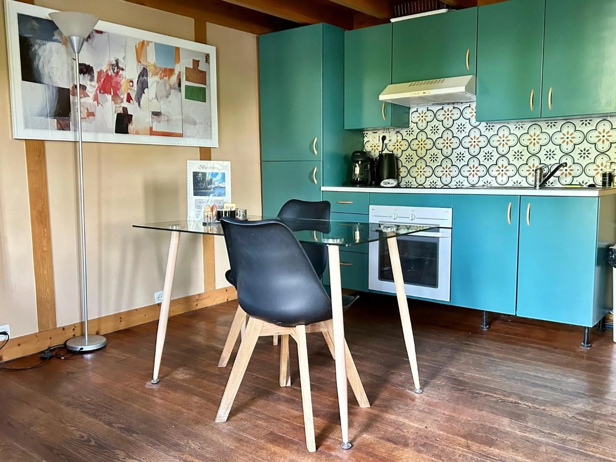 Dining area in Le chalet bucolique au bord de l'eau