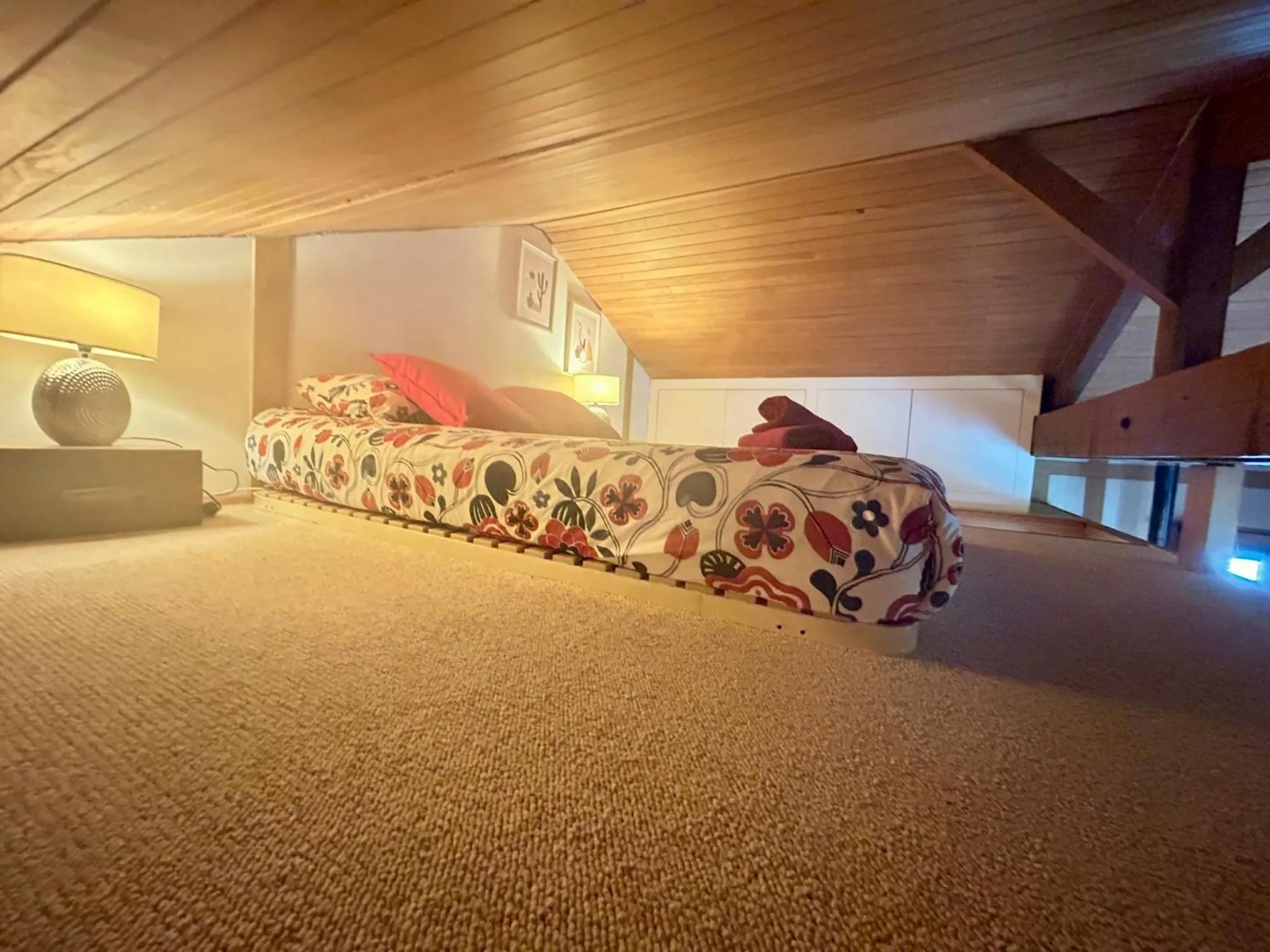 Bedroom, Bed in Le chalet bucolique au bord de l'eau