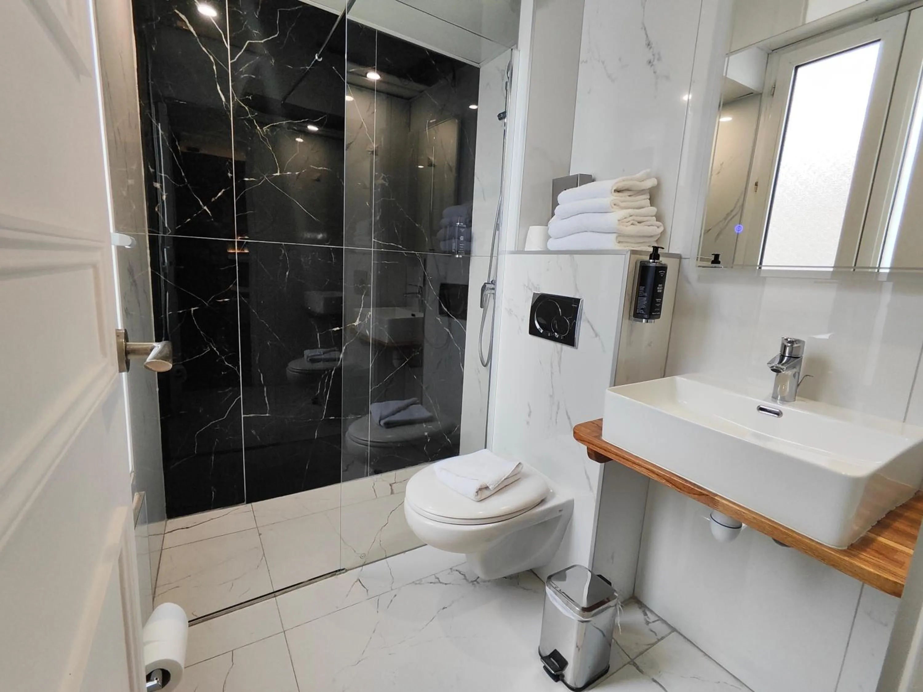 Bathroom in Atelier Montparnasse Hôtel