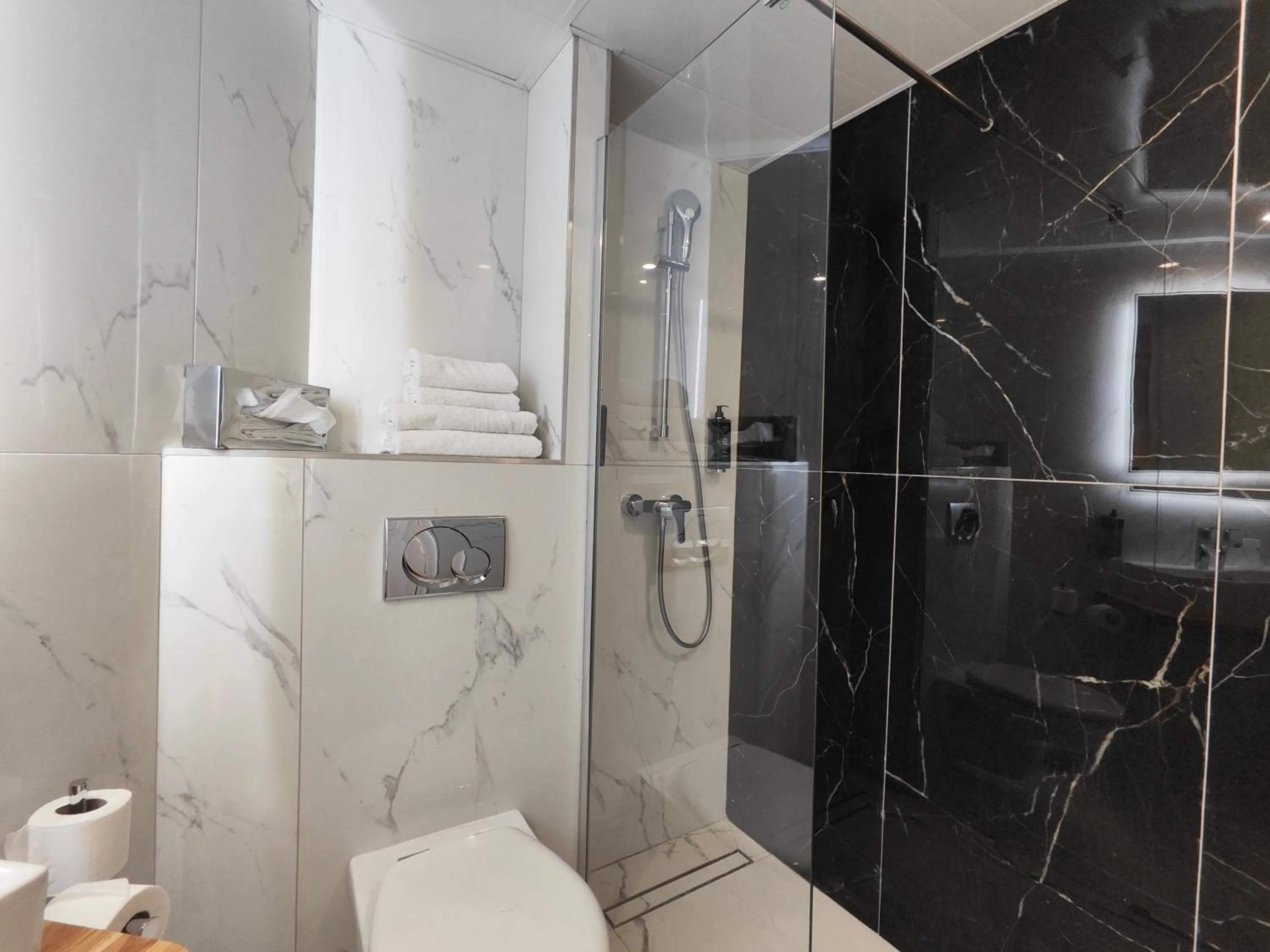 Bathroom in Atelier Montparnasse Hôtel