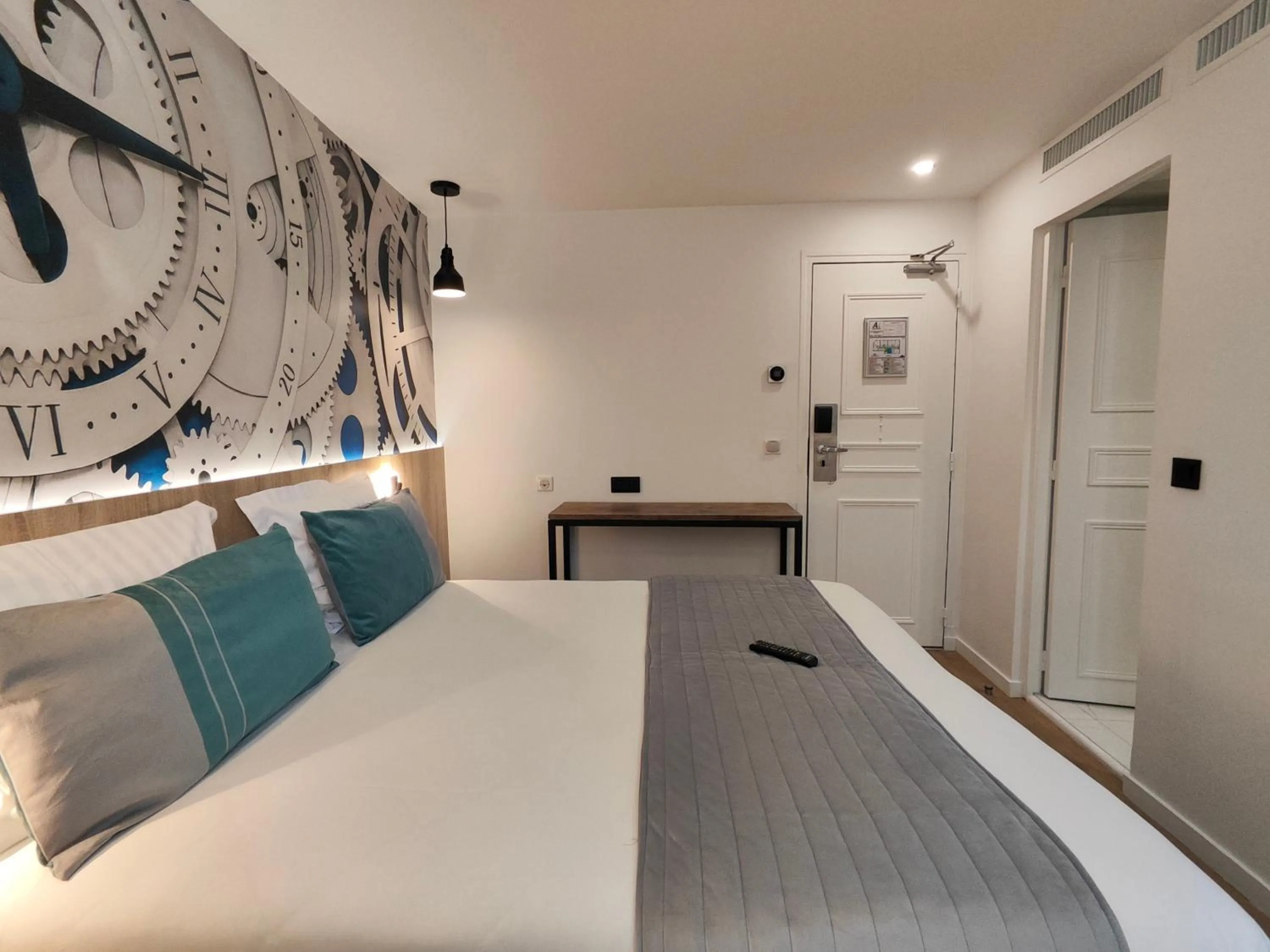 Bedroom, Bed in Atelier Montparnasse Hôtel