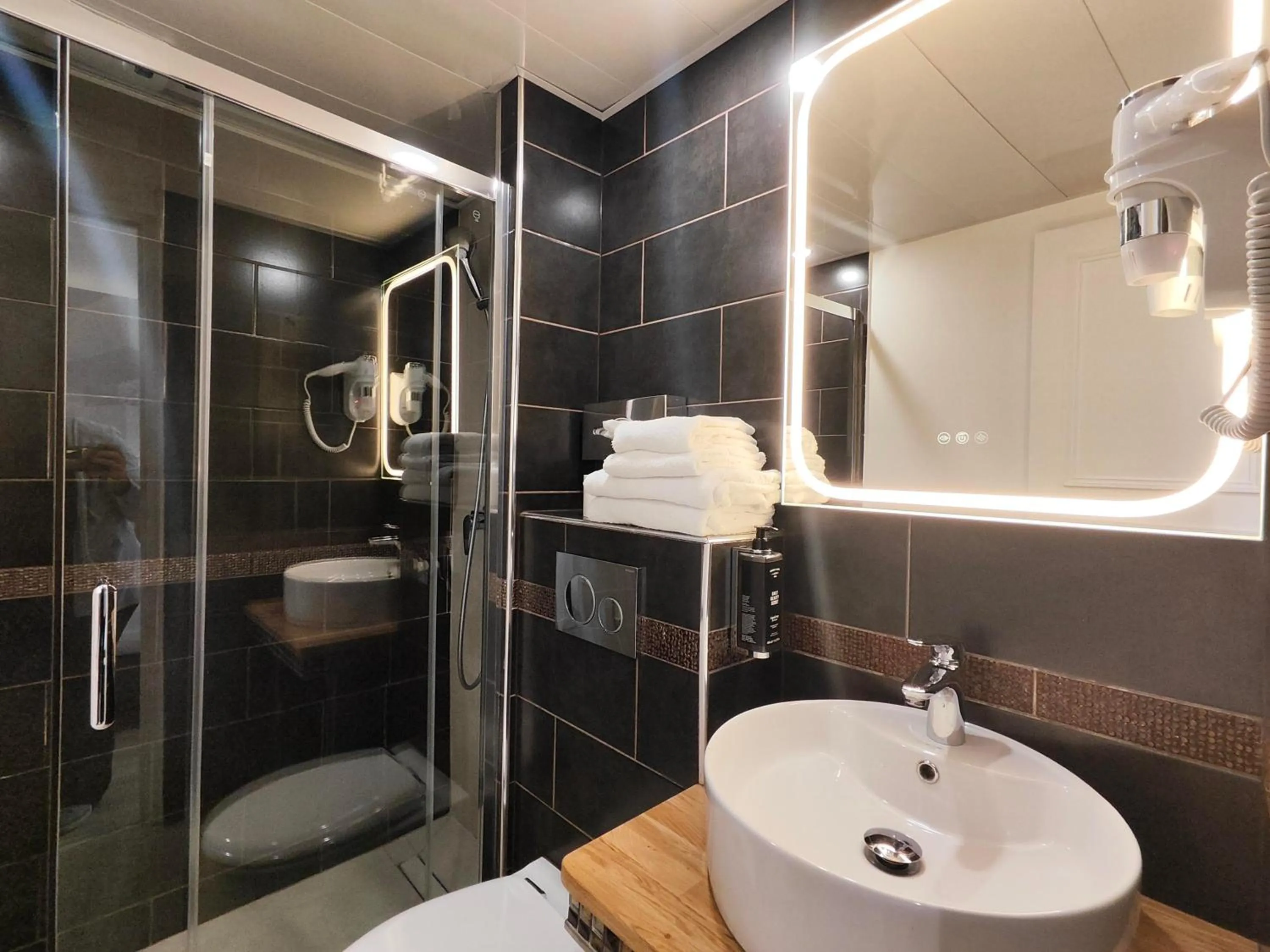 Bathroom in Atelier Montparnasse Hôtel