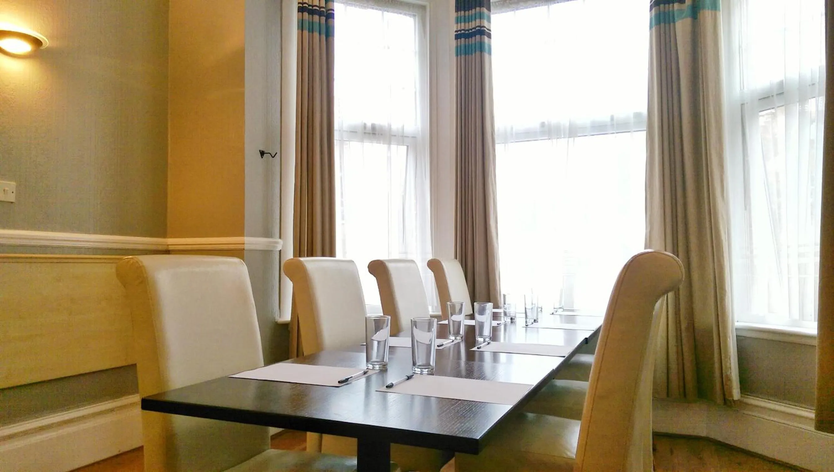 Banquet/Function facilities in Avis Hotel