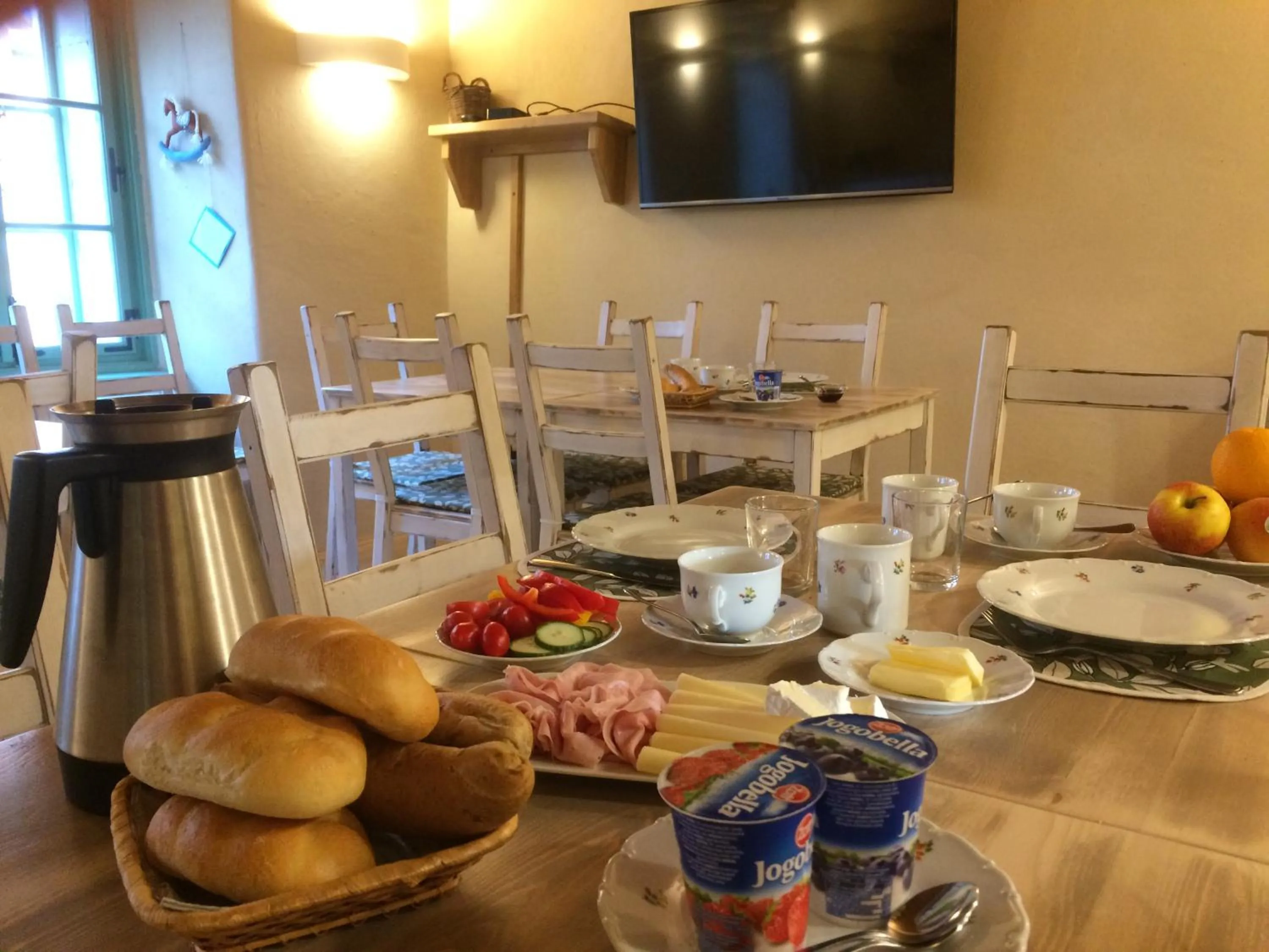 Continental breakfast in Kap Café