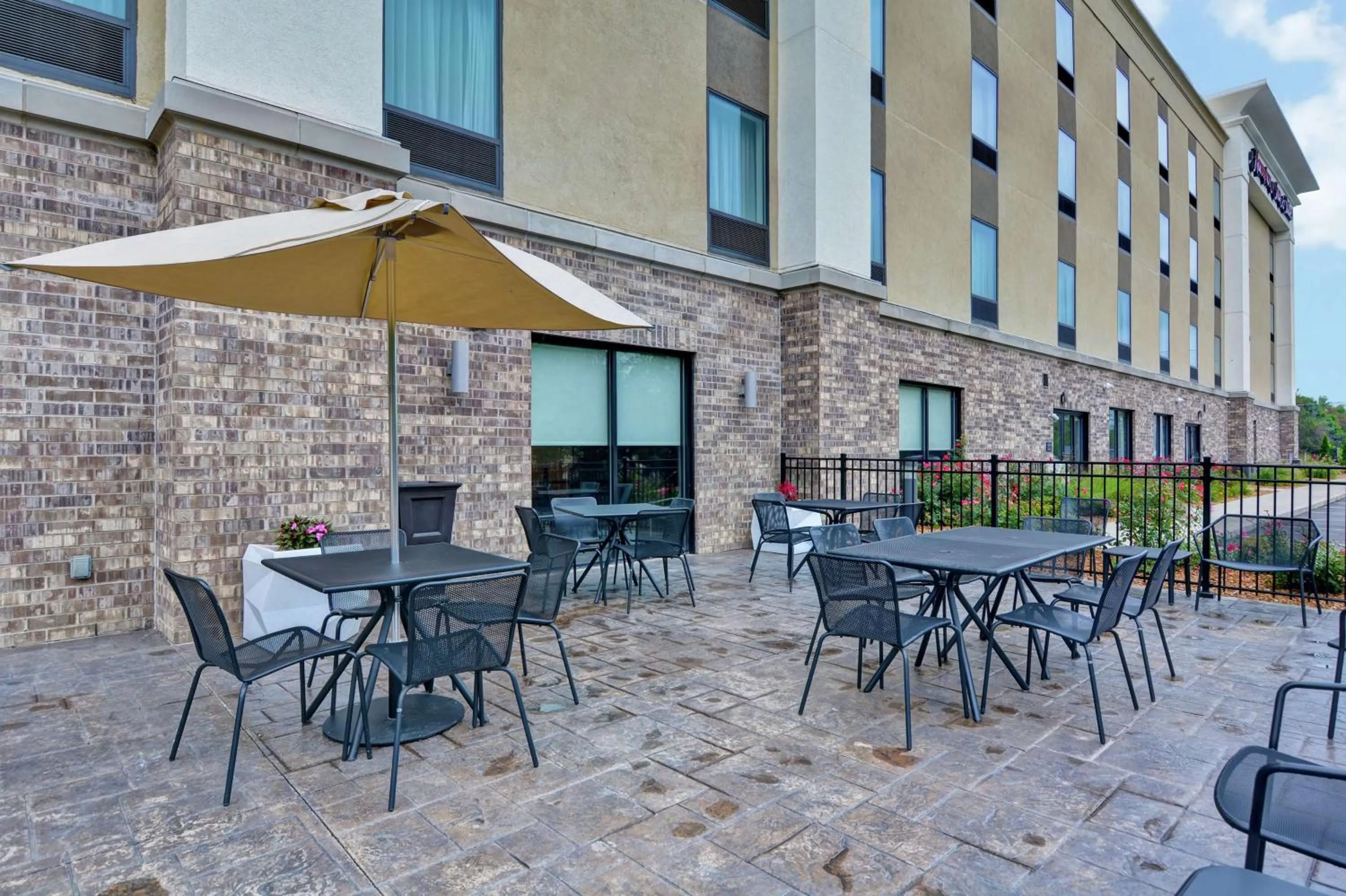 Patio in Hampton Inn Suites Ashland, Ohio