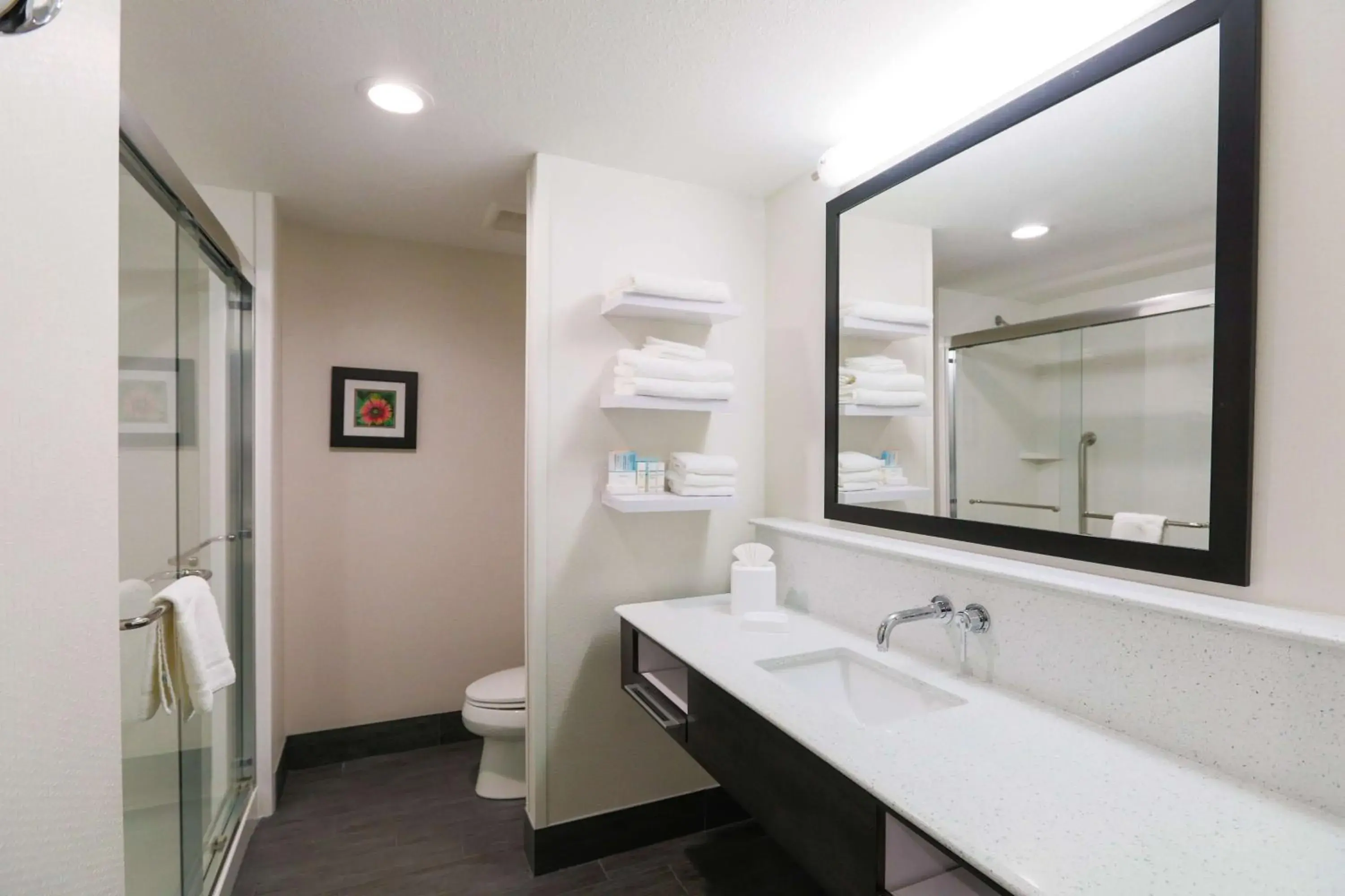 King Room with Sofa Bed - Non-Smoking in Hampton Inn El Reno Ok King Room with Sofa Bed - Non-Smoking in Hampton Inn El Reno Ok