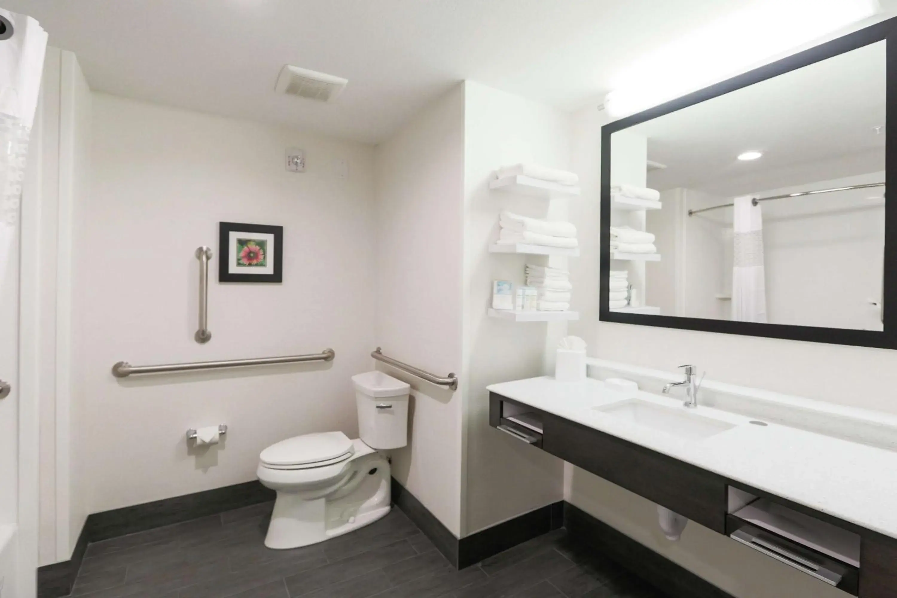 Bathroom in Hampton Inn El Reno Ok Bathroom in Hampton Inn El Reno Ok