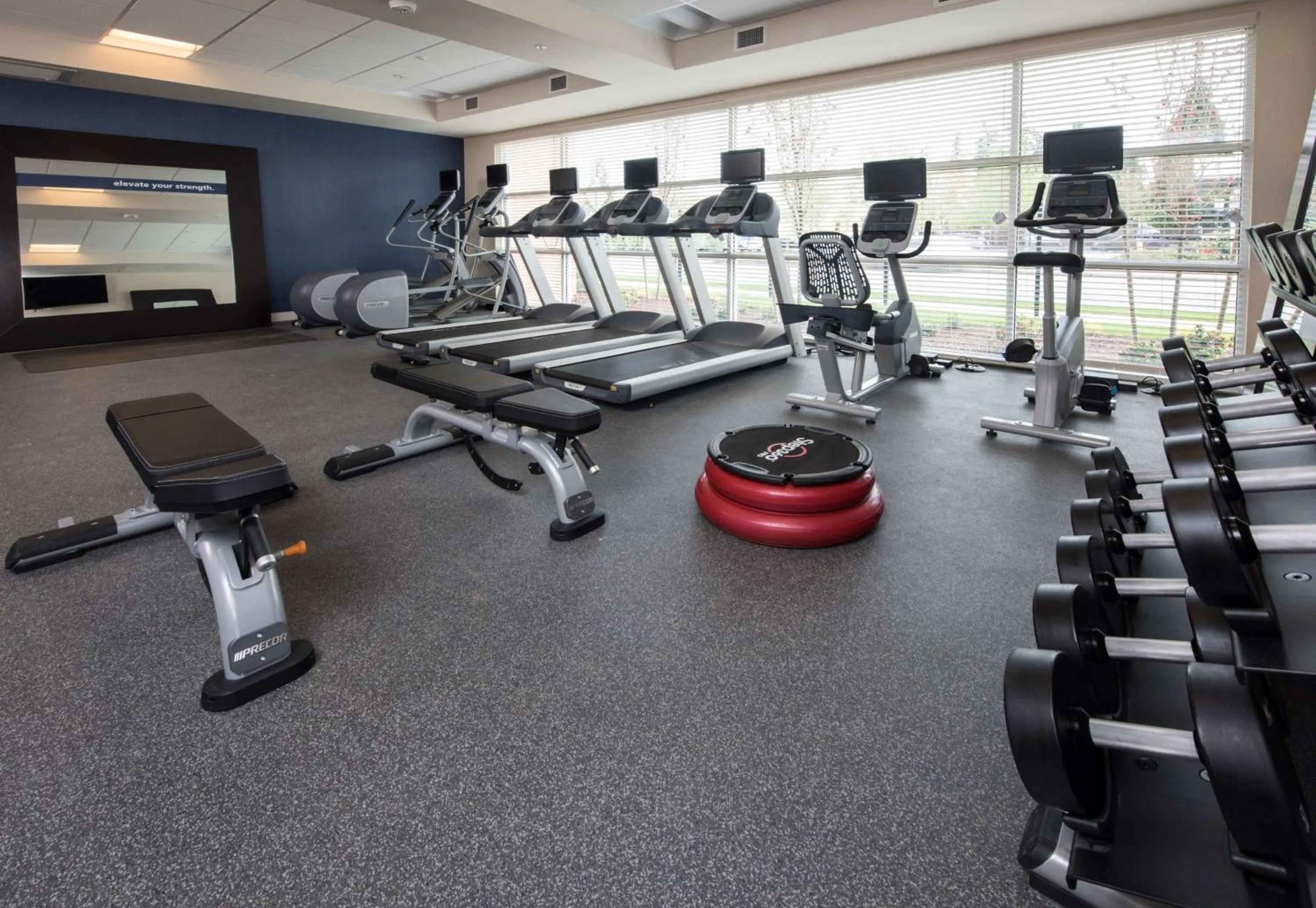 Fitness centre/facilities in Hampton Inn & Suites Seattle/Redmond Wa