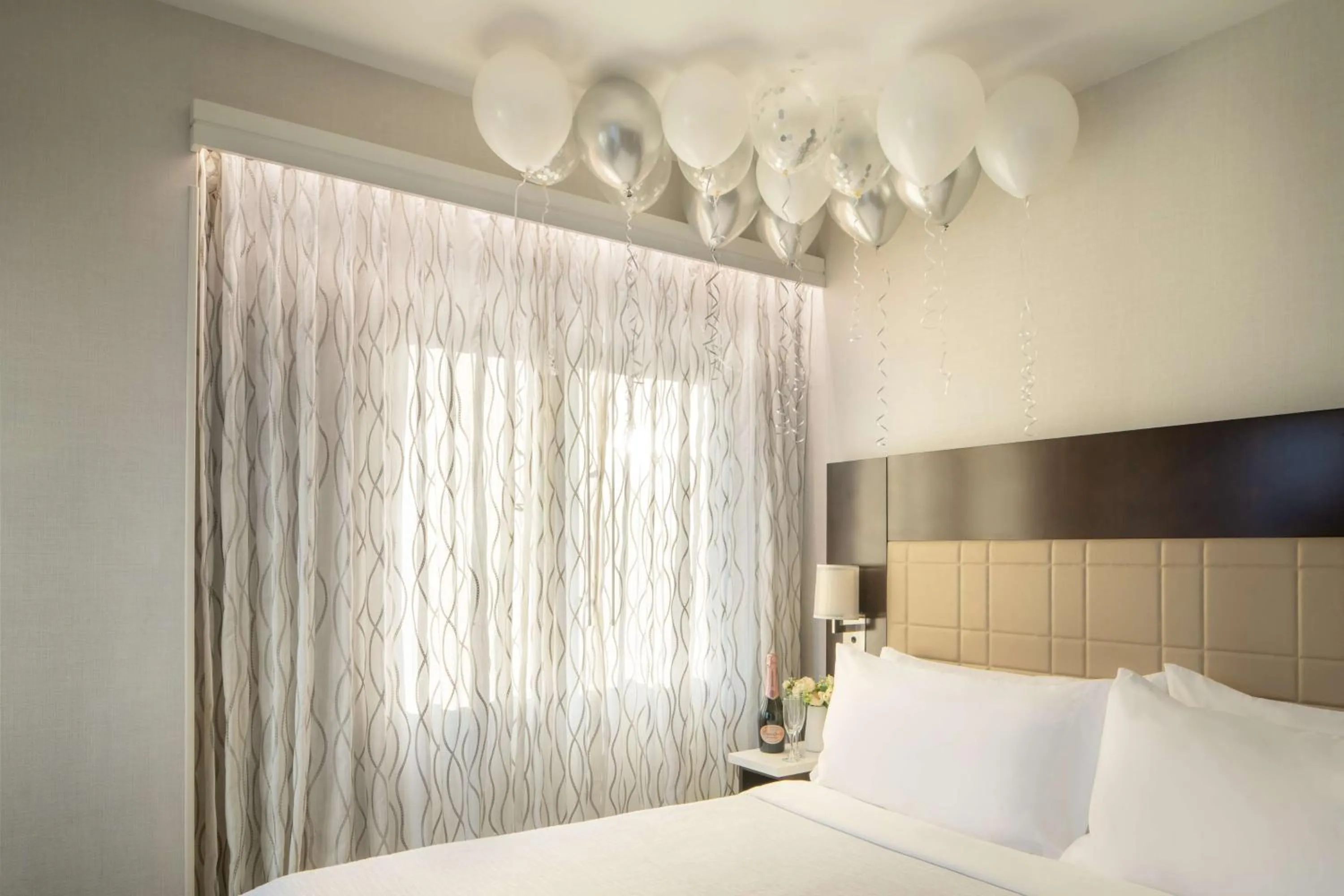 Bed in Embassy Suites By Hilton New York Manhattan Times Square