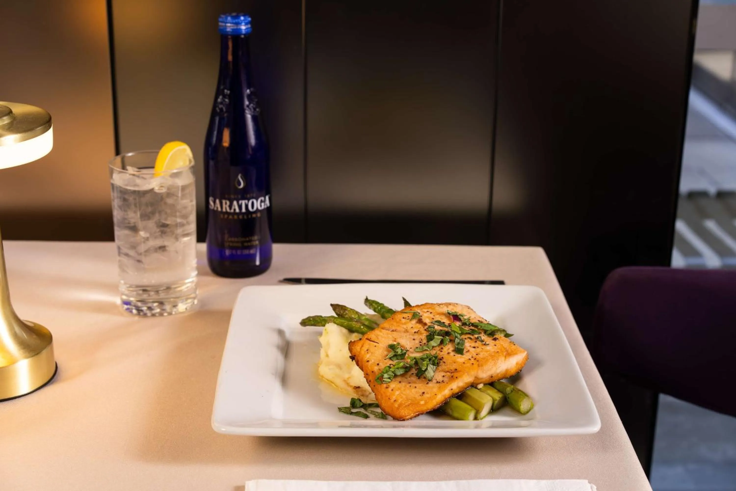 Restaurant/places to eat in Embassy Suites By Hilton New York Manhattan Times Square