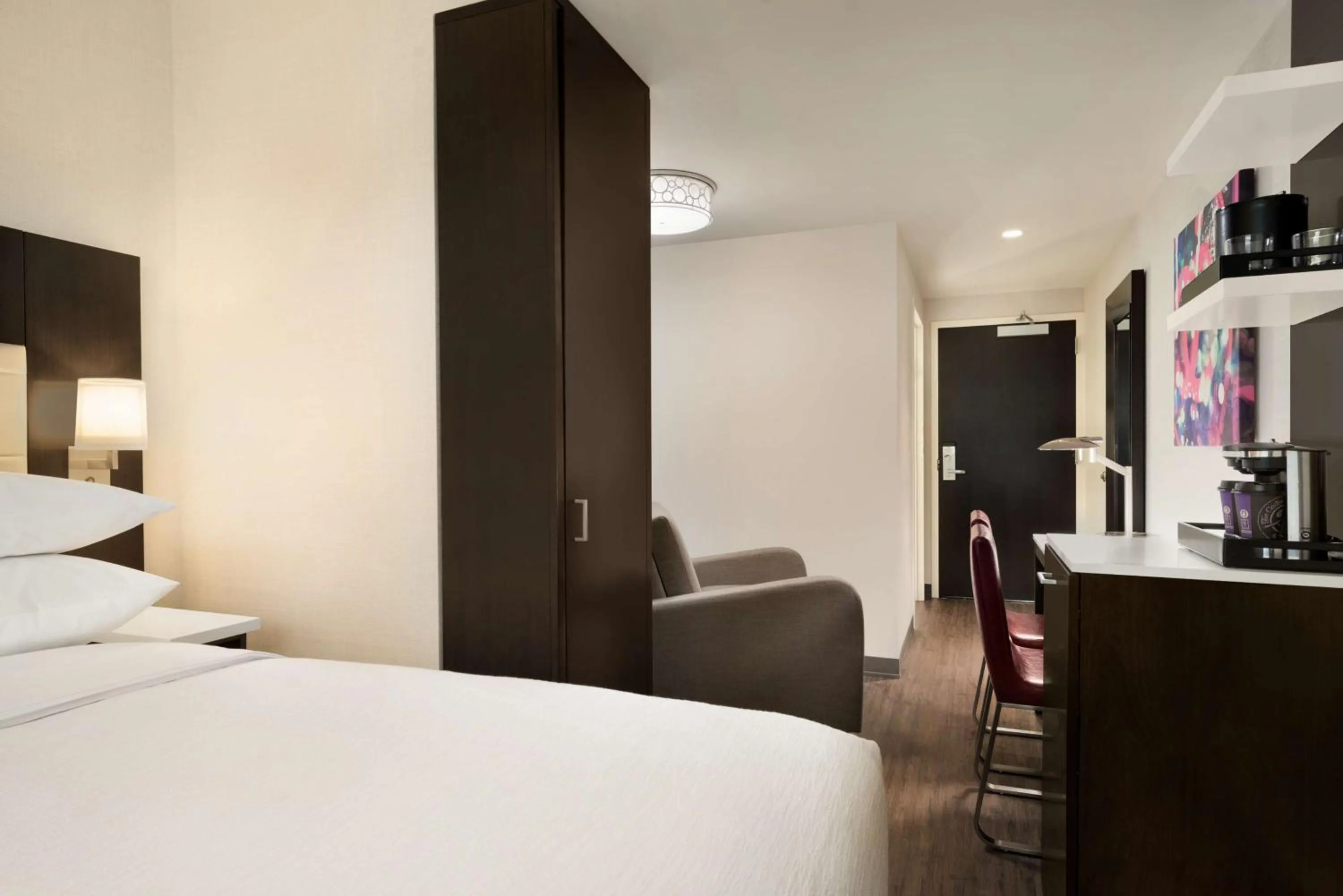 Bedroom, Bed in Embassy Suites By Hilton New York Manhattan Times Square
