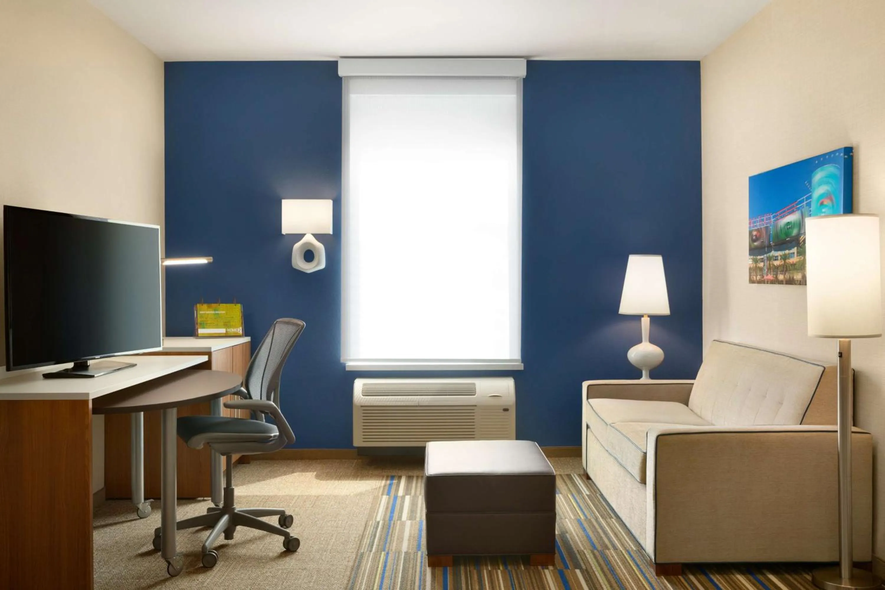 Bedroom in Home2 Suites By Hilton Glendale Westgate