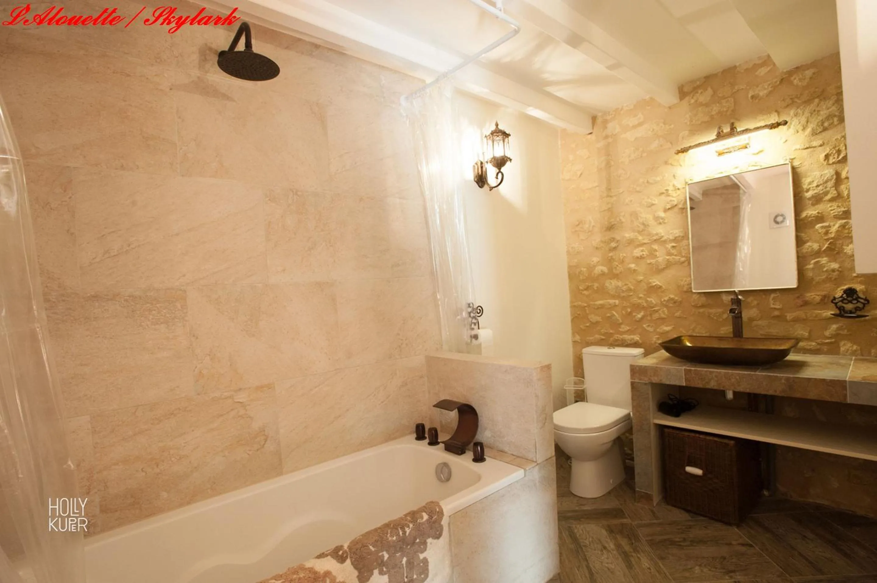 Bathroom in Songbird Sanctuary