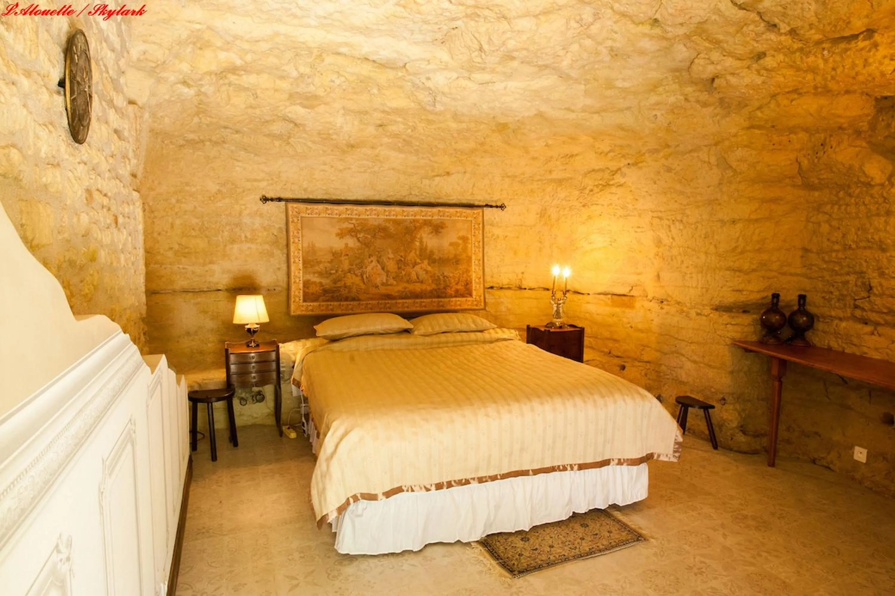 Bedroom, Bed in Songbird Sanctuary