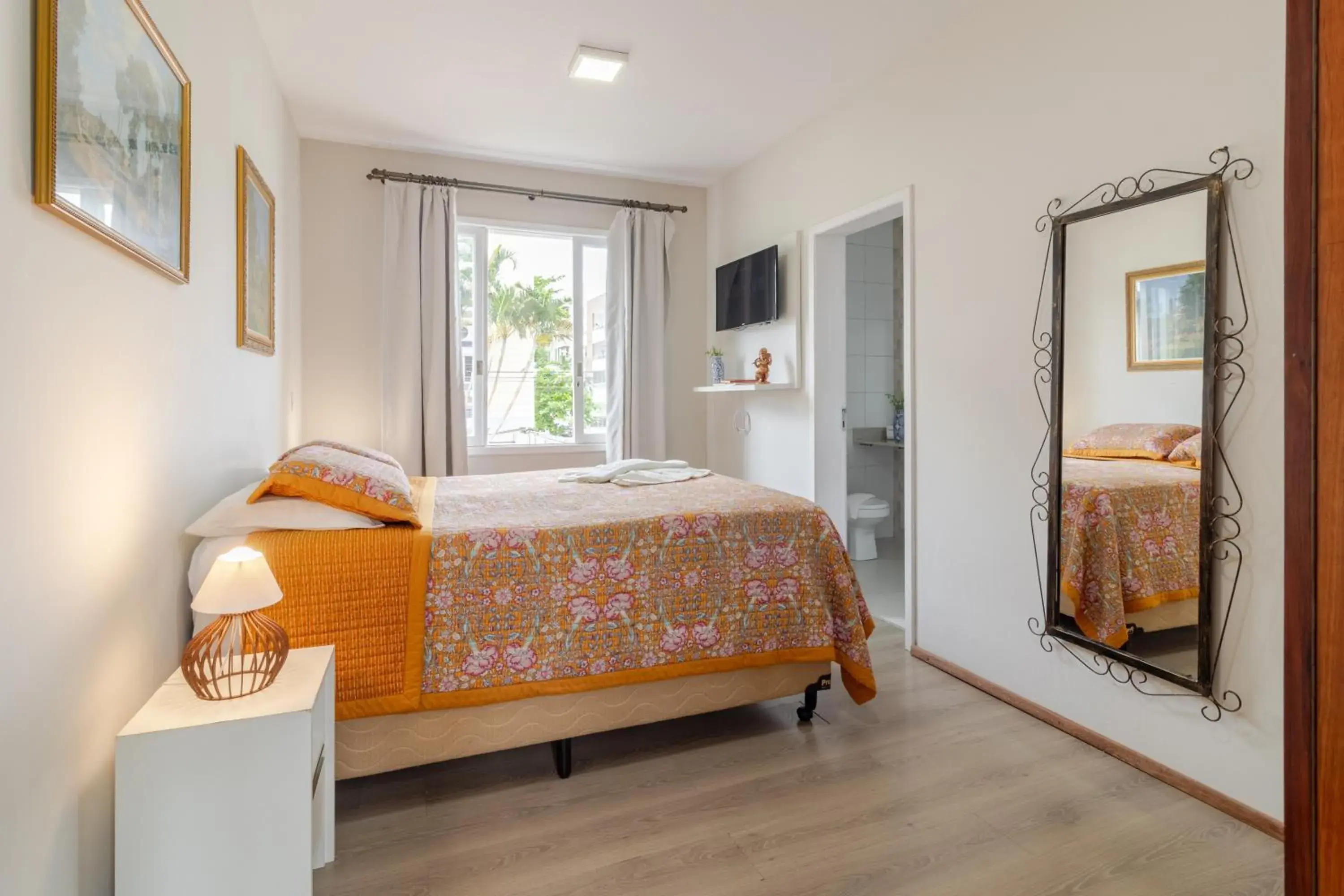 Queen Room in Hospedaria Conceitual Queen Room in Hospedaria Conceitual