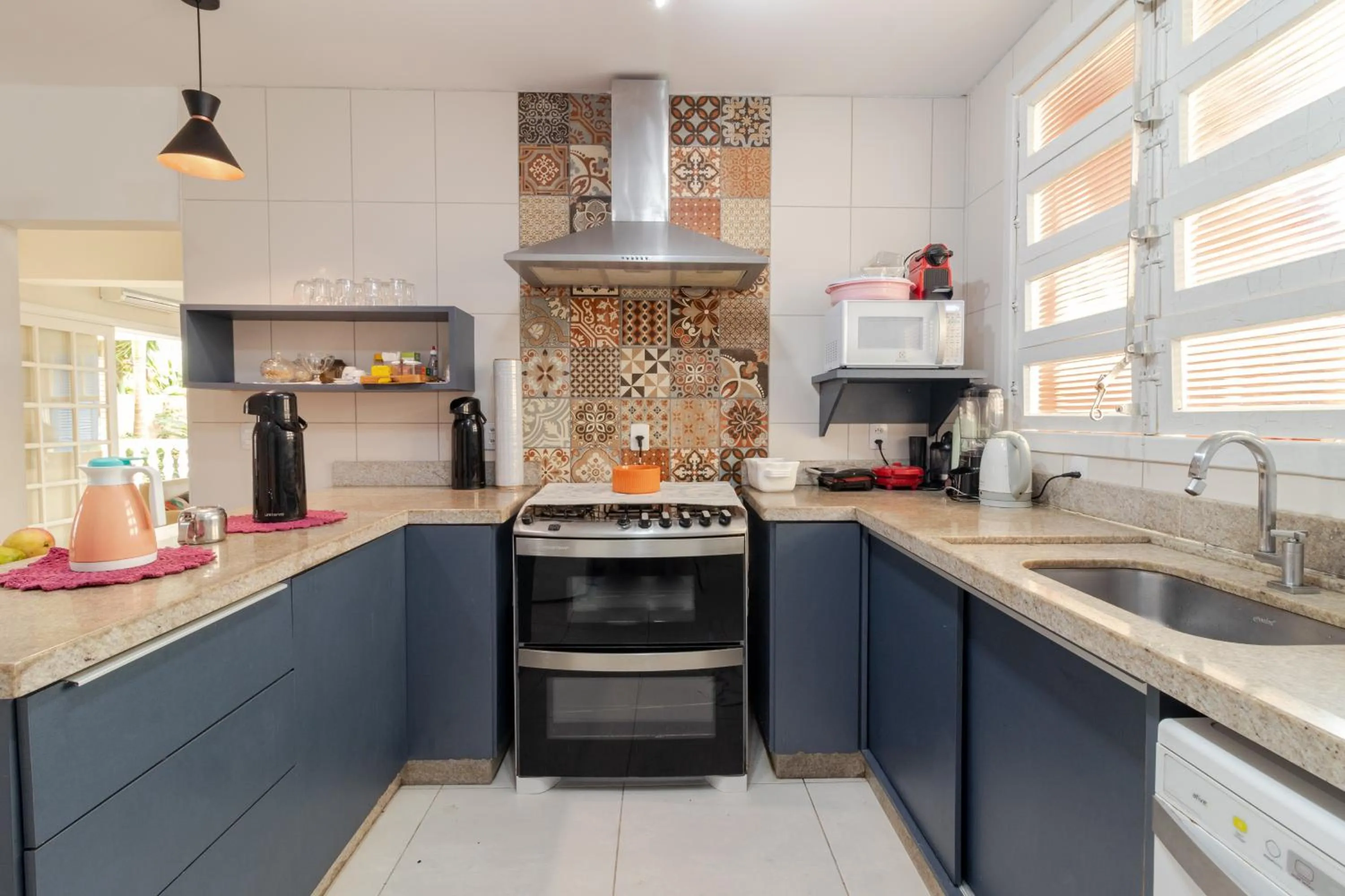 Communal kitchen in Hospedaria Conceitual