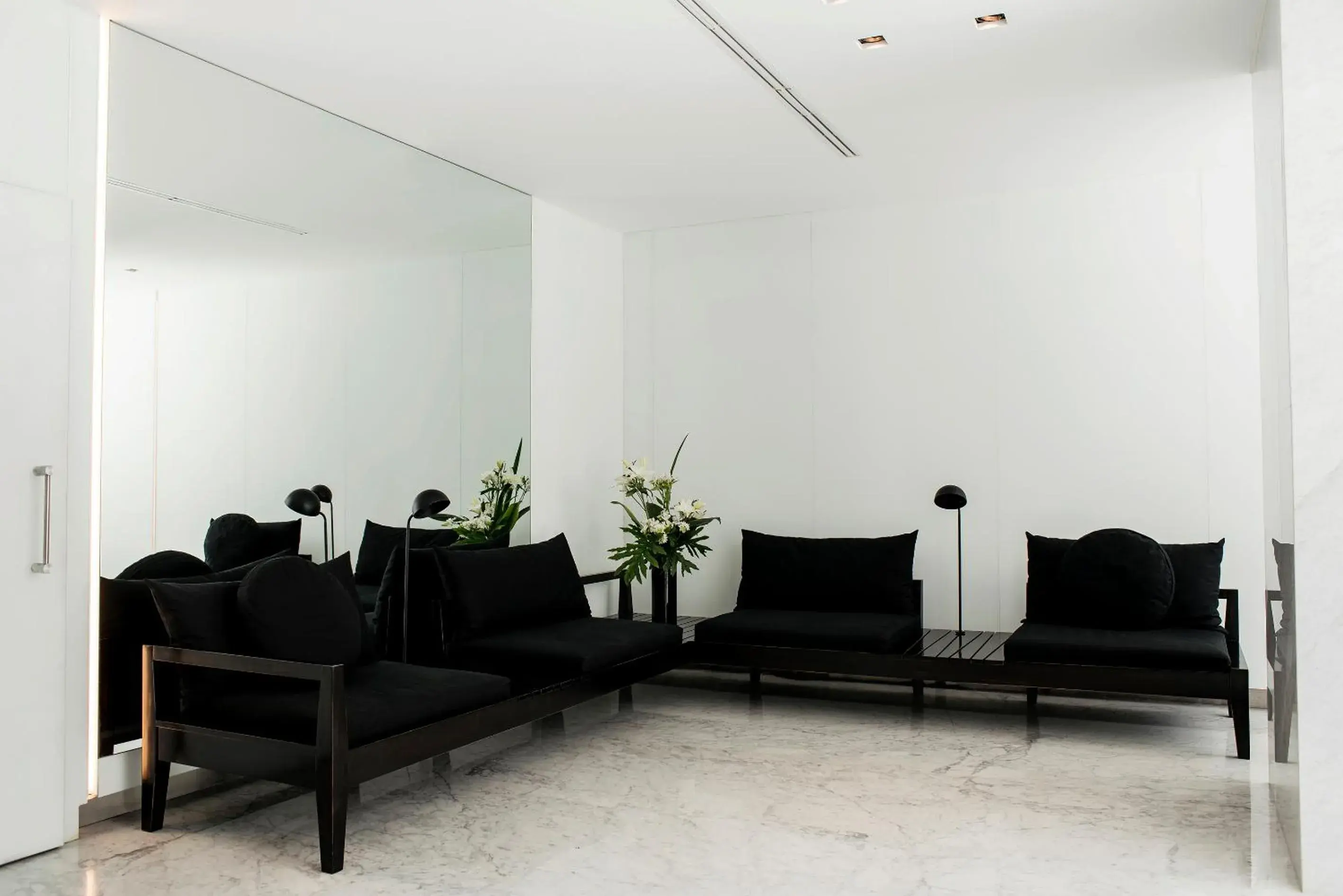 Lobby or reception in Top Rentals Downtown Lobby or reception in Top Rentals Downtown