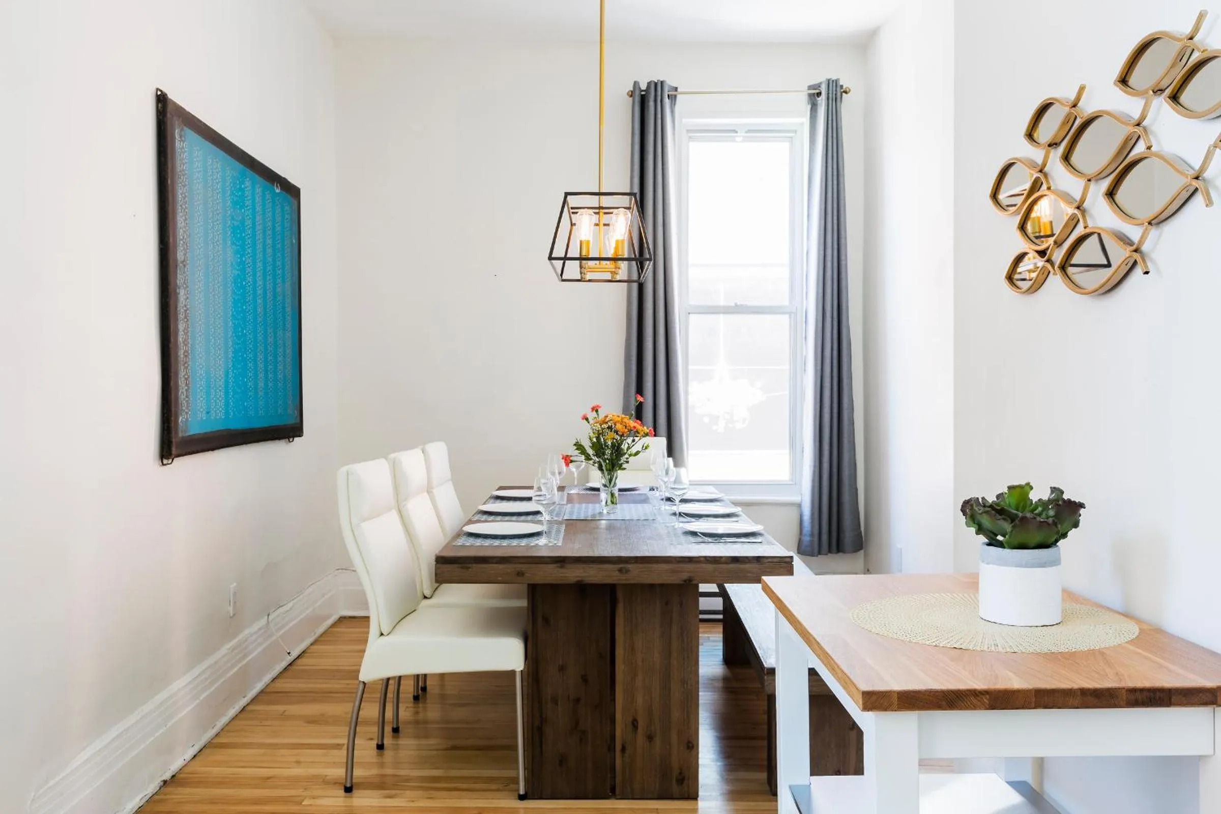 Seating area in MTLVacationRentals -The Chic Laurier