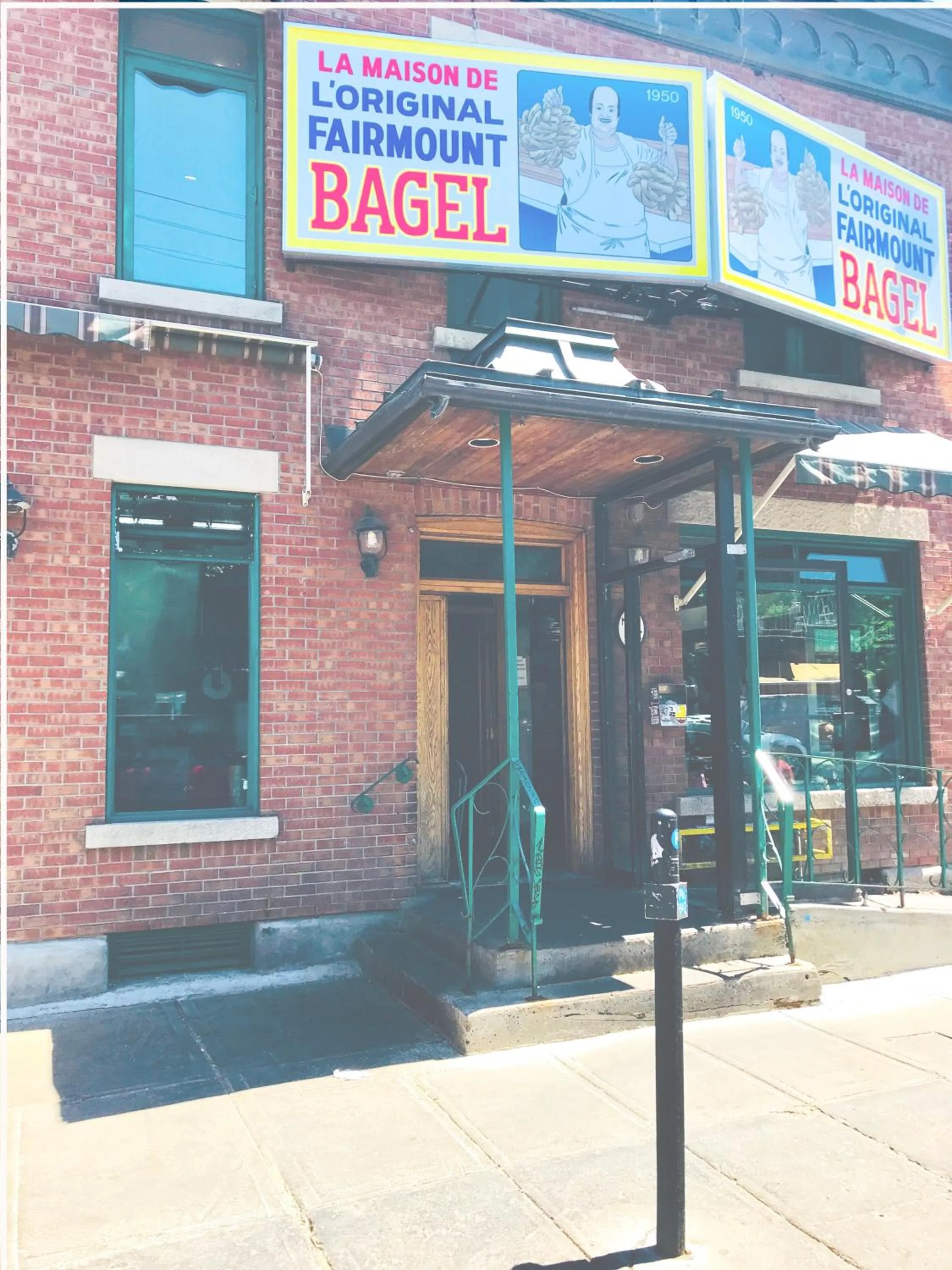 Nearby landmark in MTLVacationRentals -The Chic Laurier