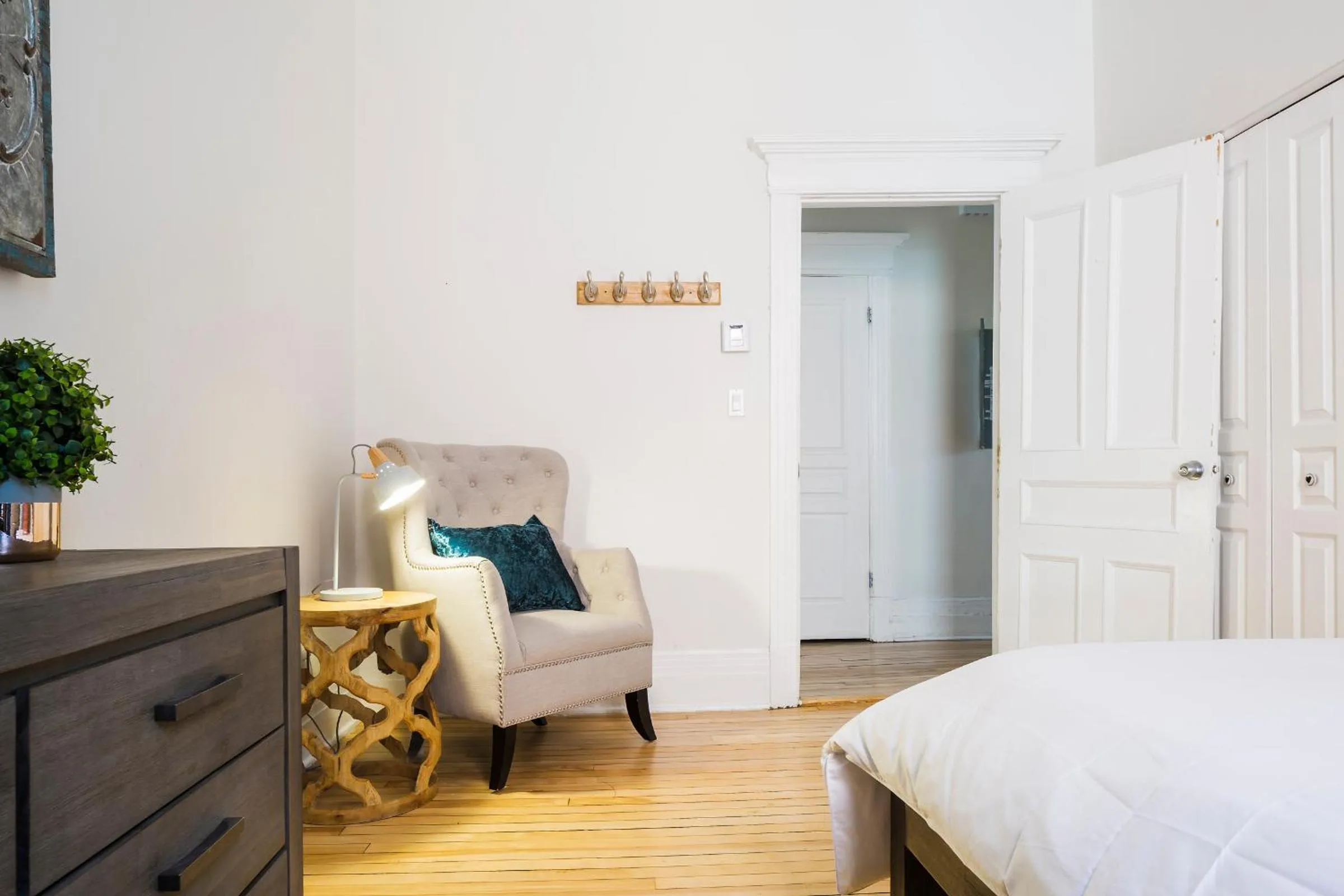 Bed in MTLVacationRentals -The Chic Laurier