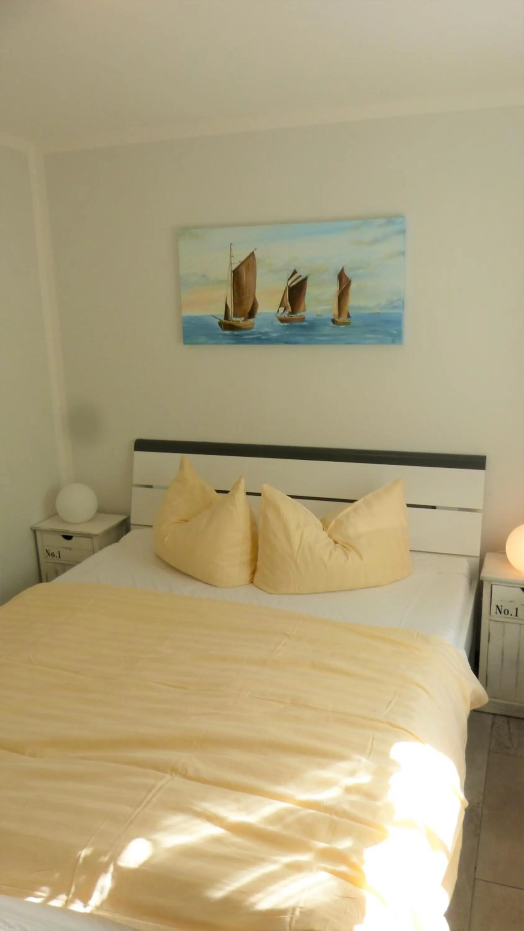 Bedroom, Bed in Bernstein Appartements