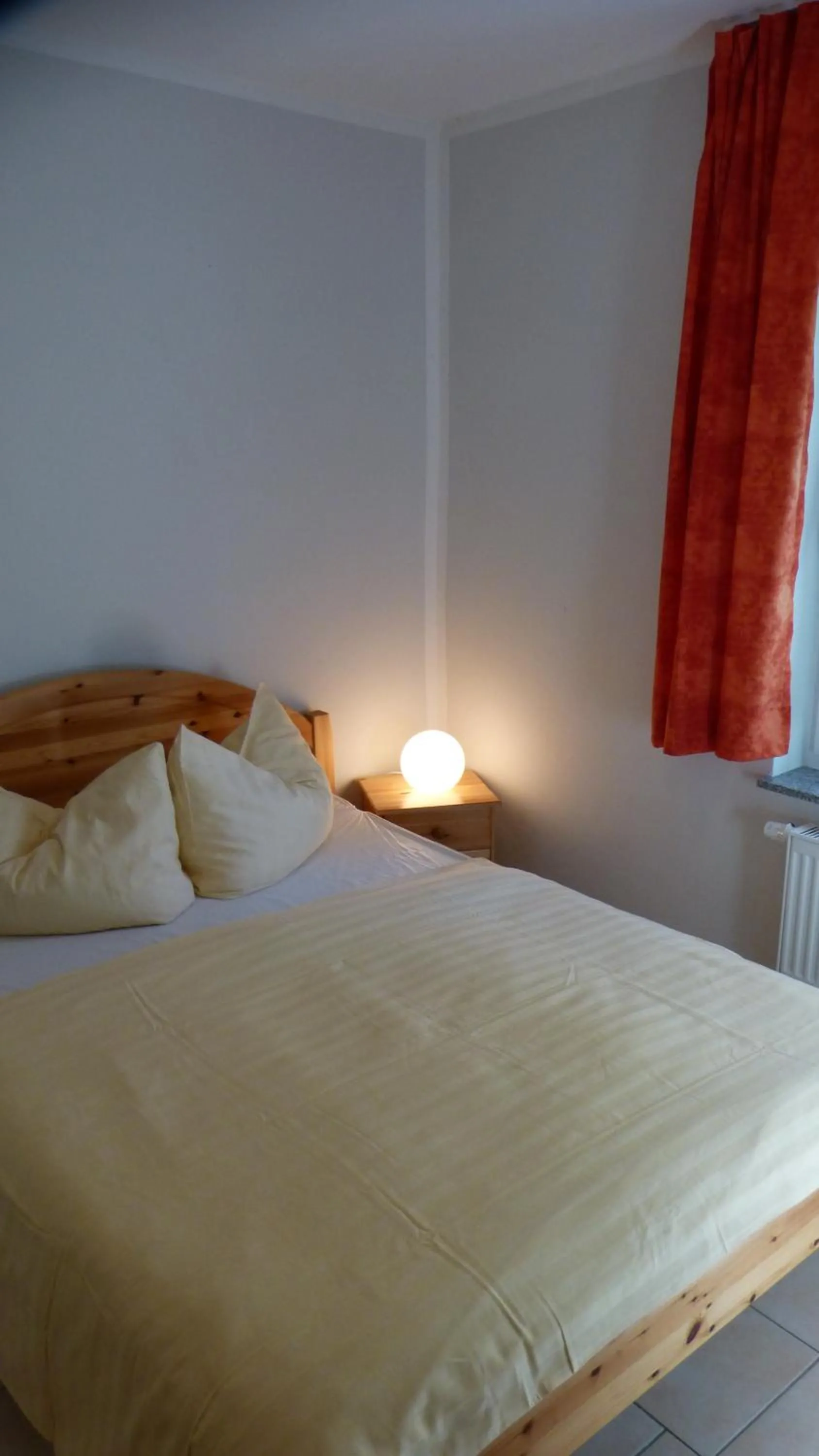 Bedroom, Bed in Bernstein Appartements