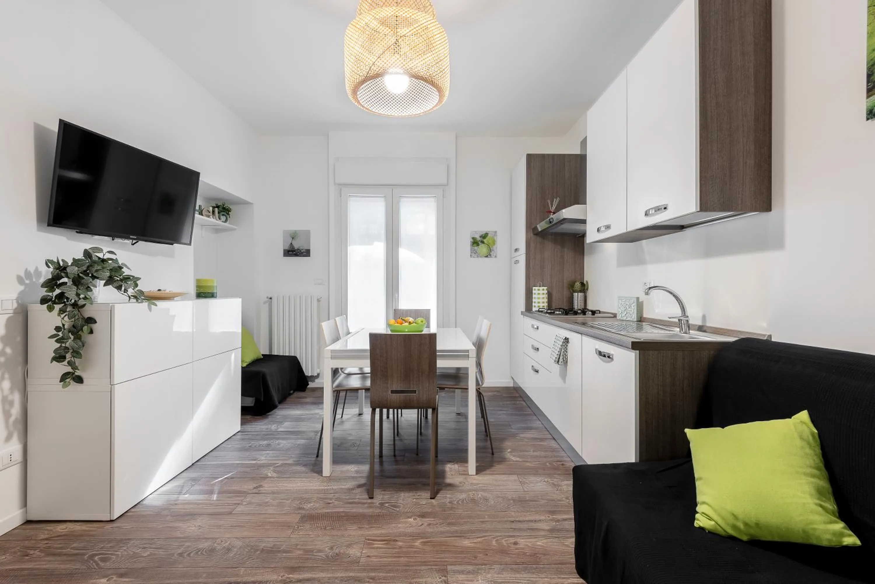 StayEasy Filzi11 - 3 Bedrooms, 2 baths - Central Station
