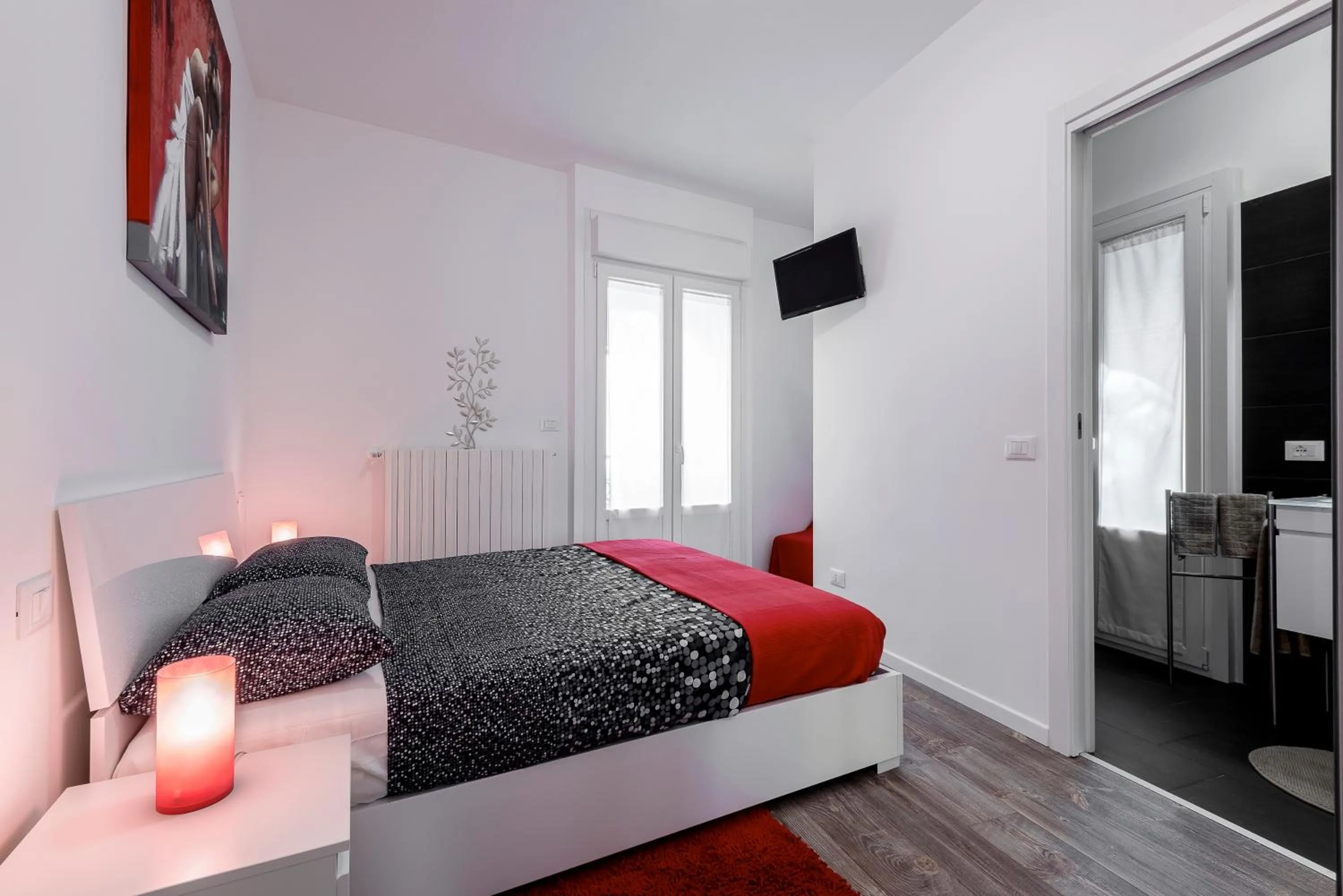 Bedroom, Bed in StayEasy Filzi11 - 3 Bedrooms, 2 baths - Central Station